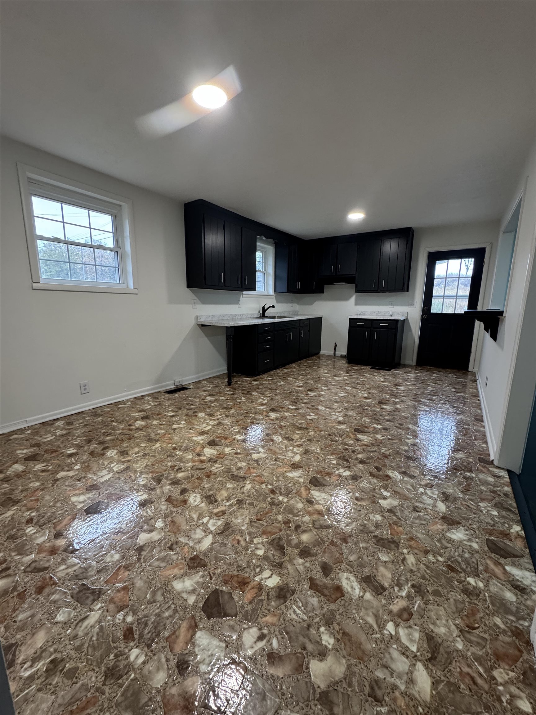 101 Modern Maid Drive, Russellville, Kentucky 42276, 3 Bedrooms Bedrooms, ,1 BathroomBathrooms,Single Family Residence,For Sale,Modern Maid Drive,91078