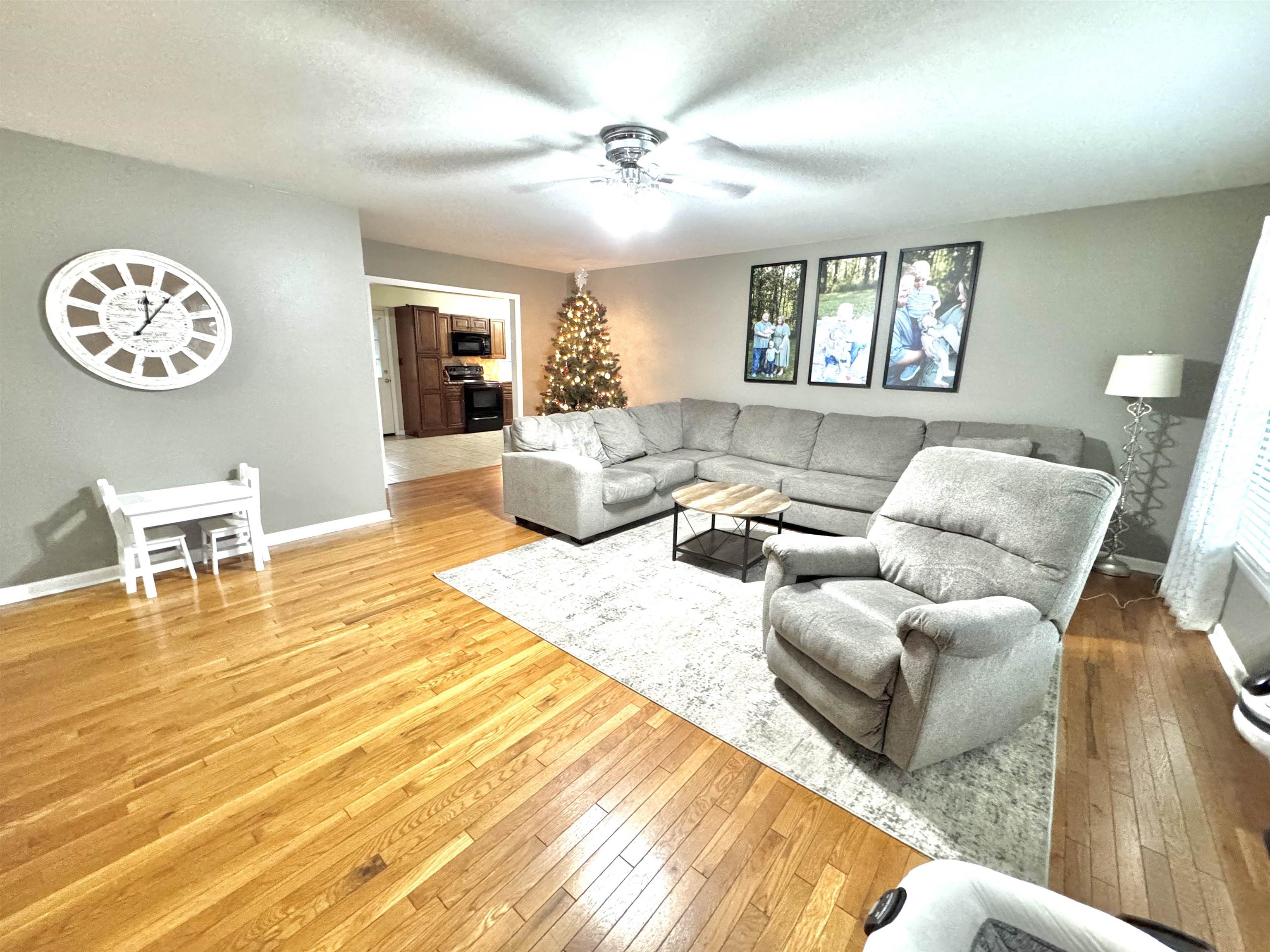 2820 Chippewa Dr, Owensboro, Kentucky 42301, 5 Bedrooms Bedrooms, ,2 BathroomsBathrooms,Single Family Residence,For Sale,Chippewa Dr,91079