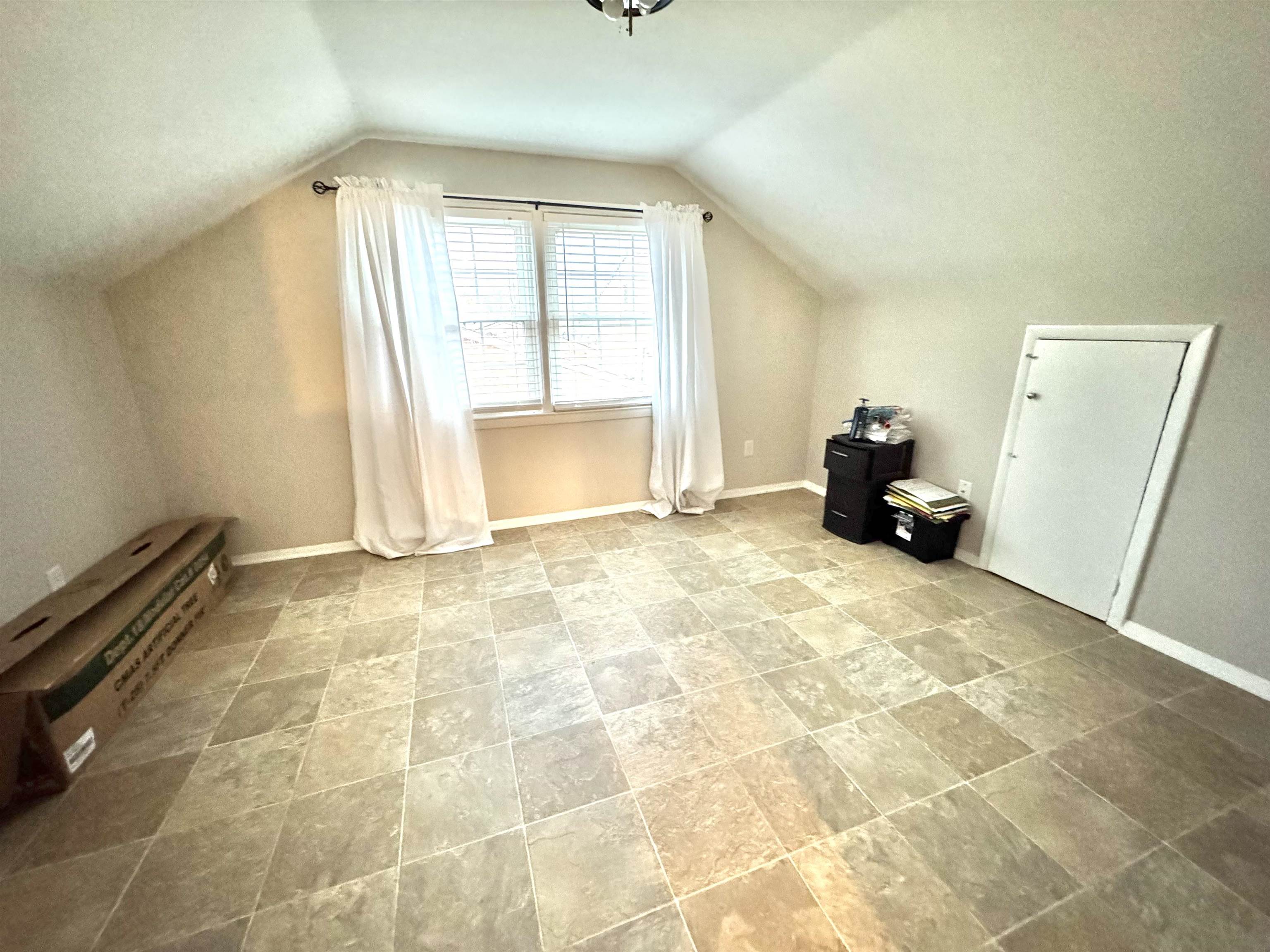 2820 Chippewa Dr, Owensboro, Kentucky 42301, 5 Bedrooms Bedrooms, ,2 BathroomsBathrooms,Single Family Residence,For Sale,Chippewa Dr,91079