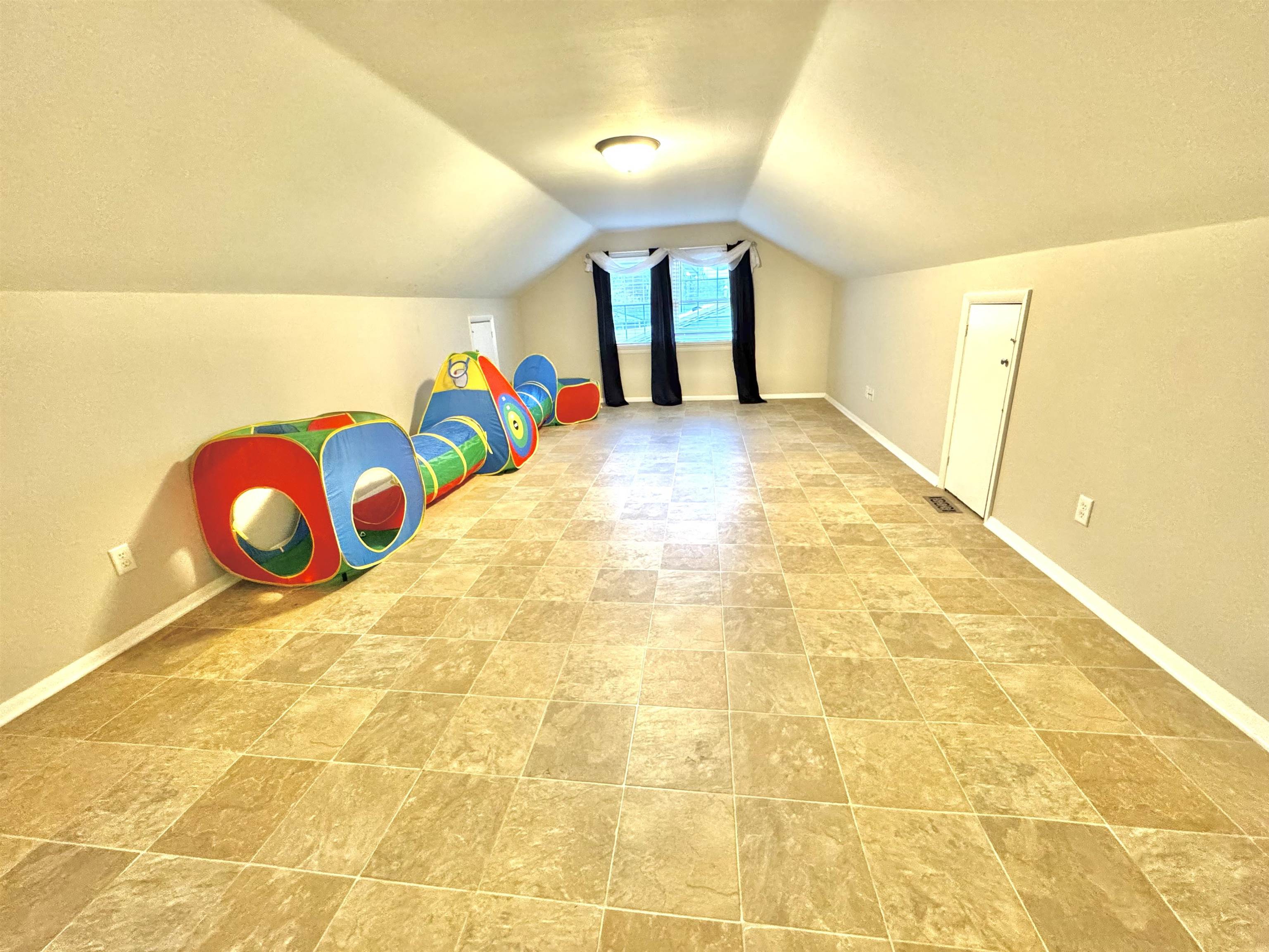 2820 Chippewa Dr, Owensboro, Kentucky 42301, 5 Bedrooms Bedrooms, ,2 BathroomsBathrooms,Single Family Residence,For Sale,Chippewa Dr,91079