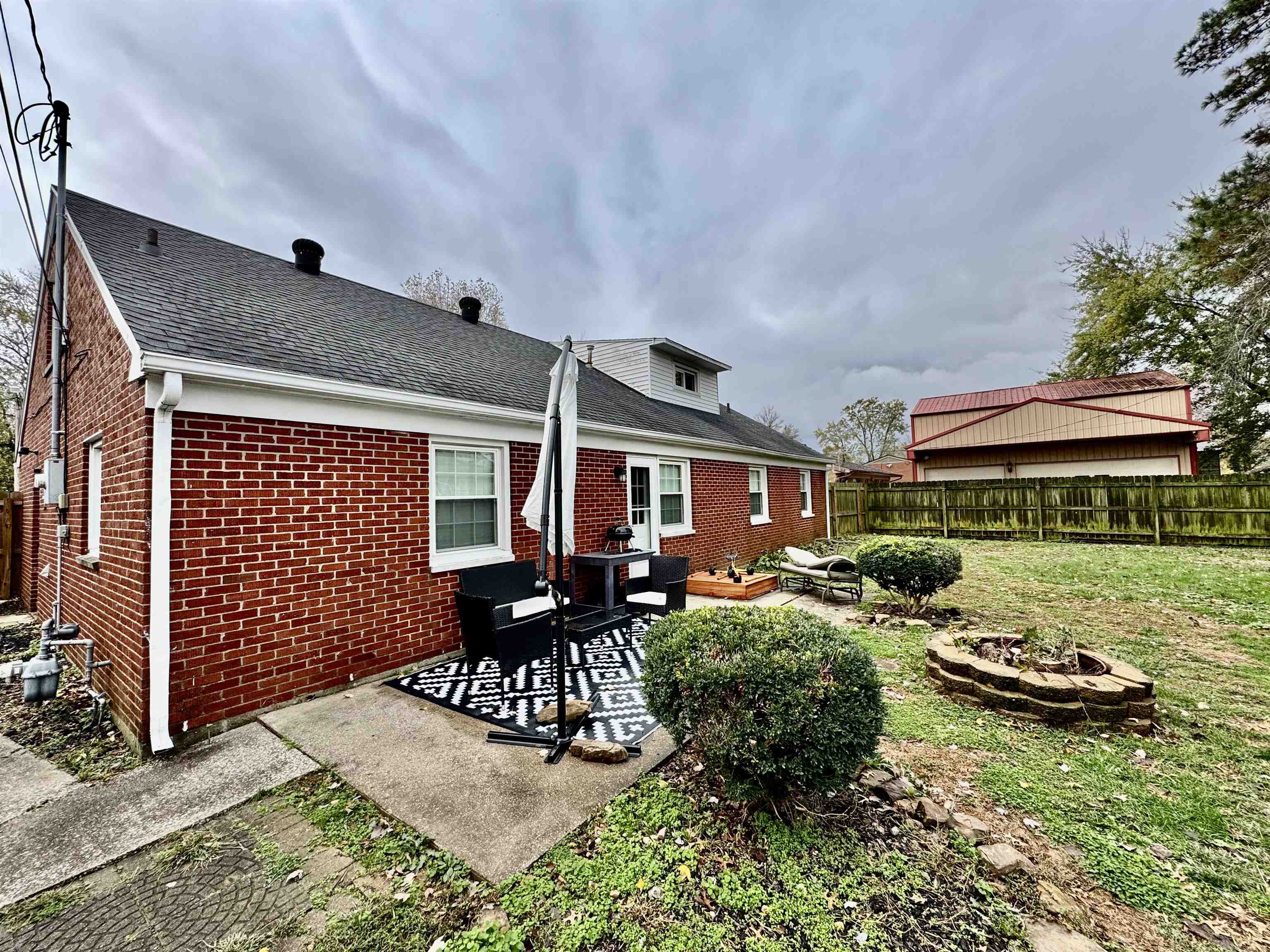 2820 Chippewa Dr, Owensboro, Kentucky 42301, 5 Bedrooms Bedrooms, ,2 BathroomsBathrooms,Single Family Residence,For Sale,Chippewa Dr,91079