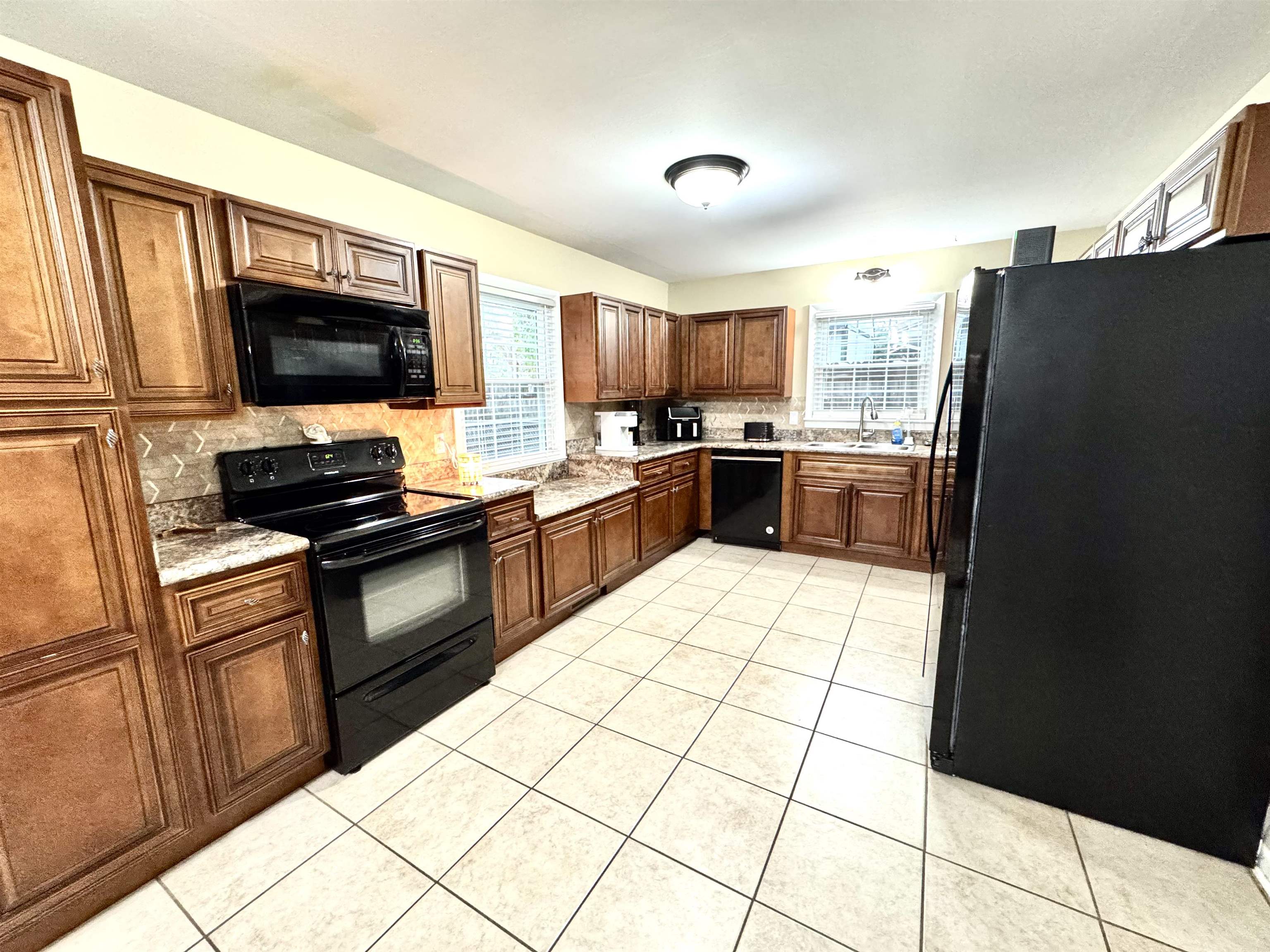 2820 Chippewa Dr, Owensboro, Kentucky 42301, 5 Bedrooms Bedrooms, ,2 BathroomsBathrooms,Single Family Residence,For Sale,Chippewa Dr,91079