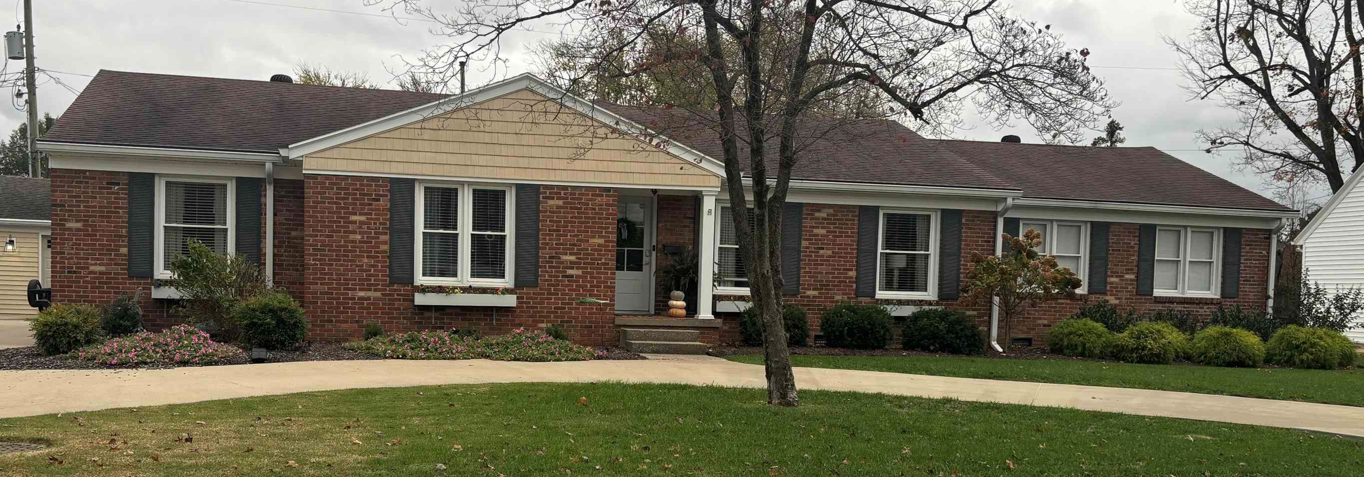 2036 Fernwood Drive, Owensboro, Kentucky 42301, 4 Bedrooms Bedrooms, ,3 BathroomsBathrooms,Single Family Residence,For Sale,Fernwood Drive,91080