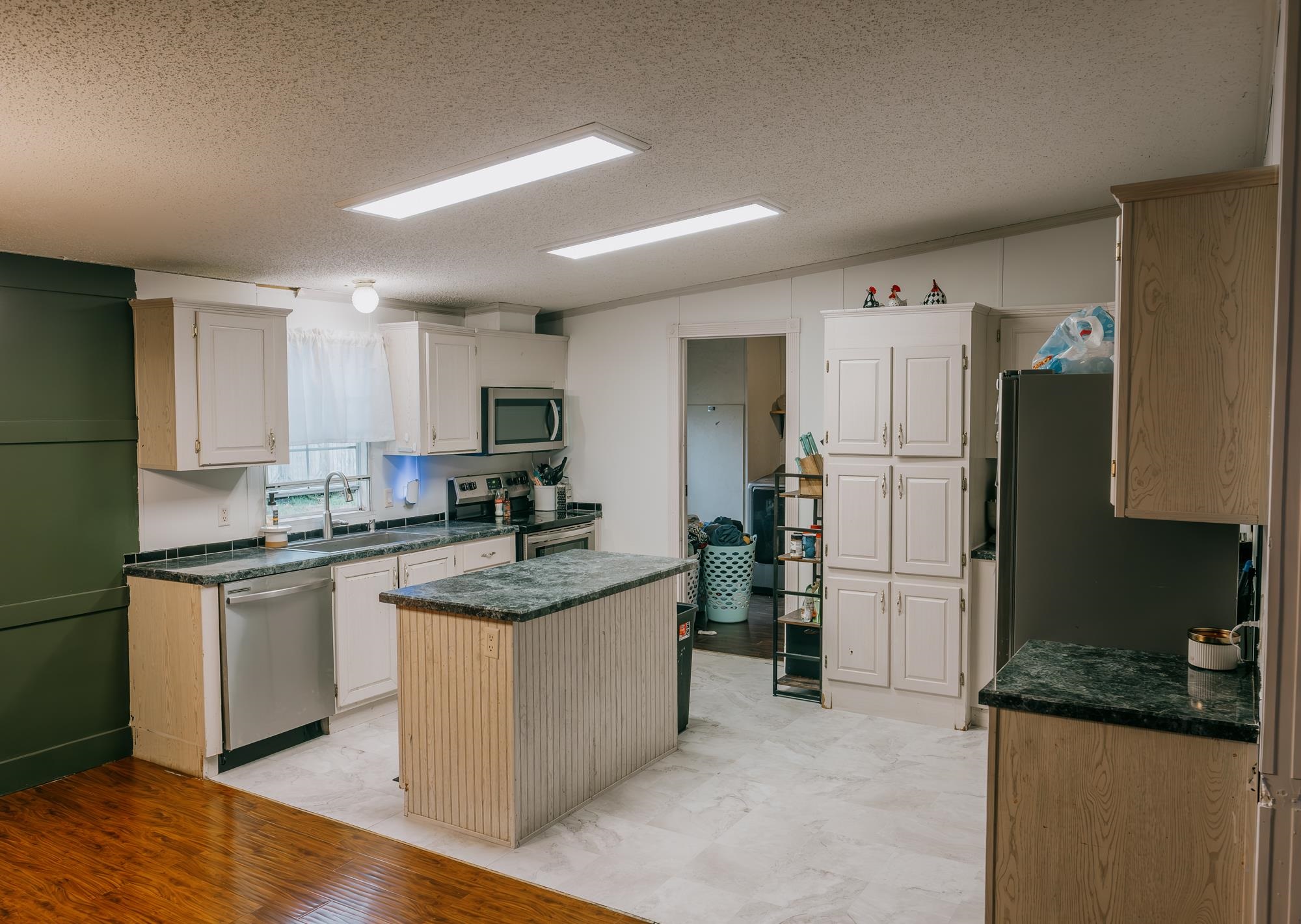 9235 Hwy. 815, Owensboro, Kentucky 42301, 3 Bedrooms Bedrooms, ,2 BathroomsBathrooms,Single Family Residence,For Sale,Hwy. 815,91082