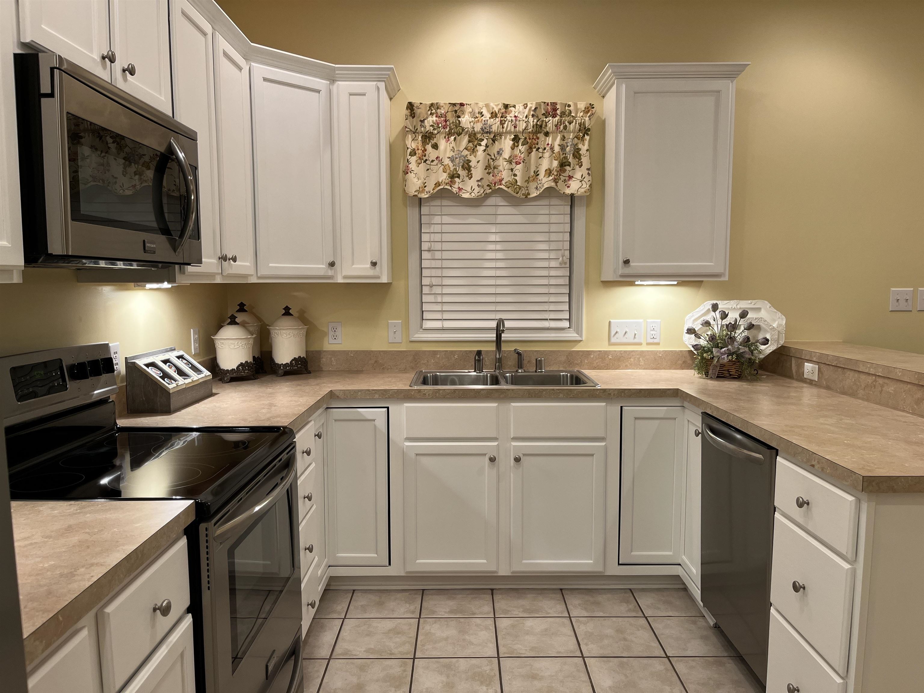 3501 Idle Hour Ct, Owensboro, Kentucky 42303, 3 Bedrooms Bedrooms, ,2 BathroomsBathrooms,Single Family Residence,For Sale,Idle Hour Ct,91086