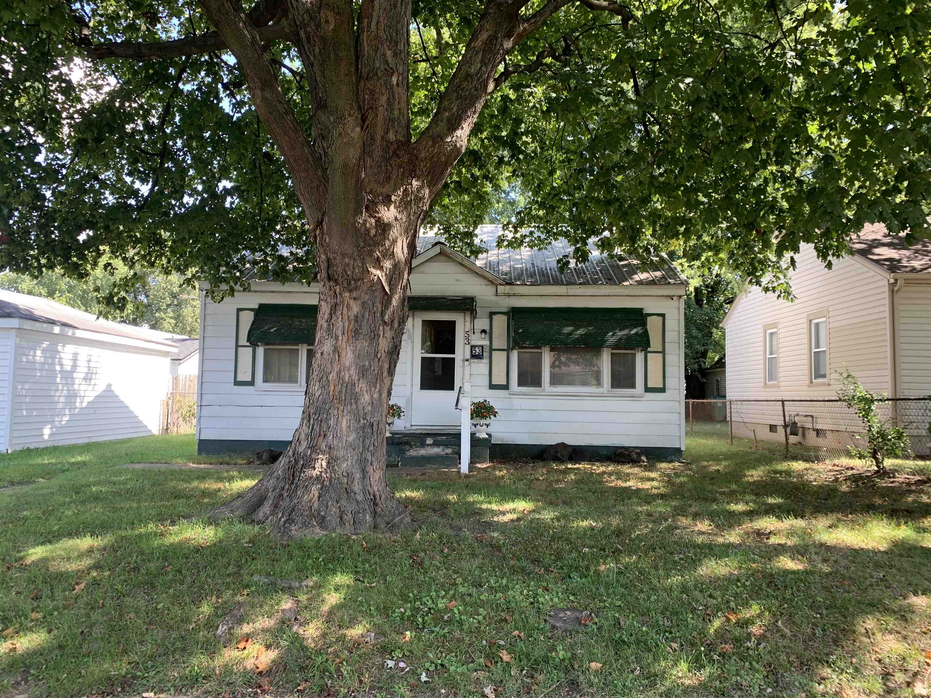 53 Gilmour Court, Owensboro, Kentucky 42301, 2 Bedrooms Bedrooms, ,1 BathroomBathrooms,Single Family Residence,For Sale,Gilmour Court,91091