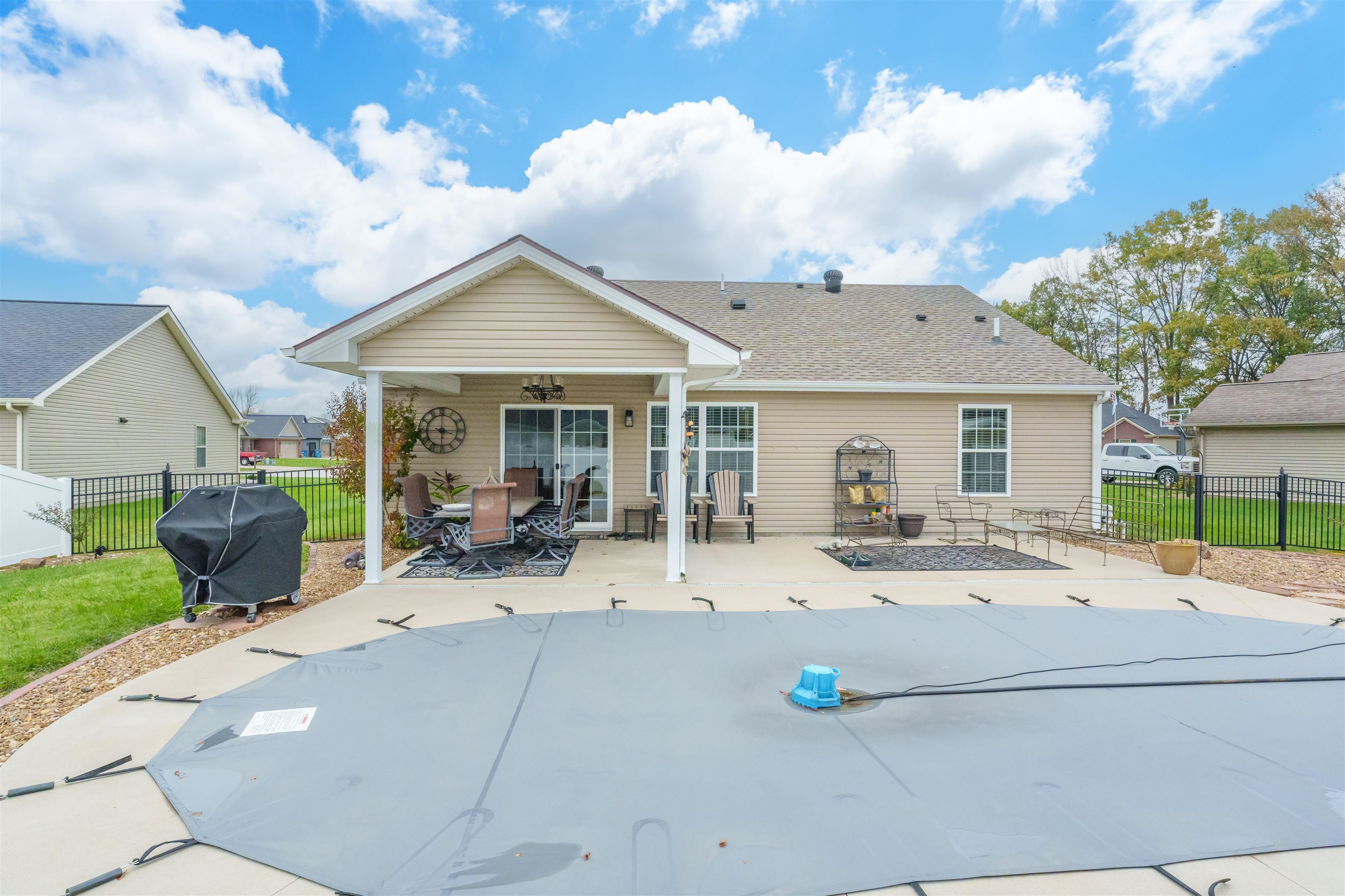 404 Bluegrass Dr, Lewisport, Kentucky 42351, 2 Bedrooms Bedrooms, ,2 BathroomsBathrooms,Single Family Residence,For Sale,Bluegrass Dr,91095