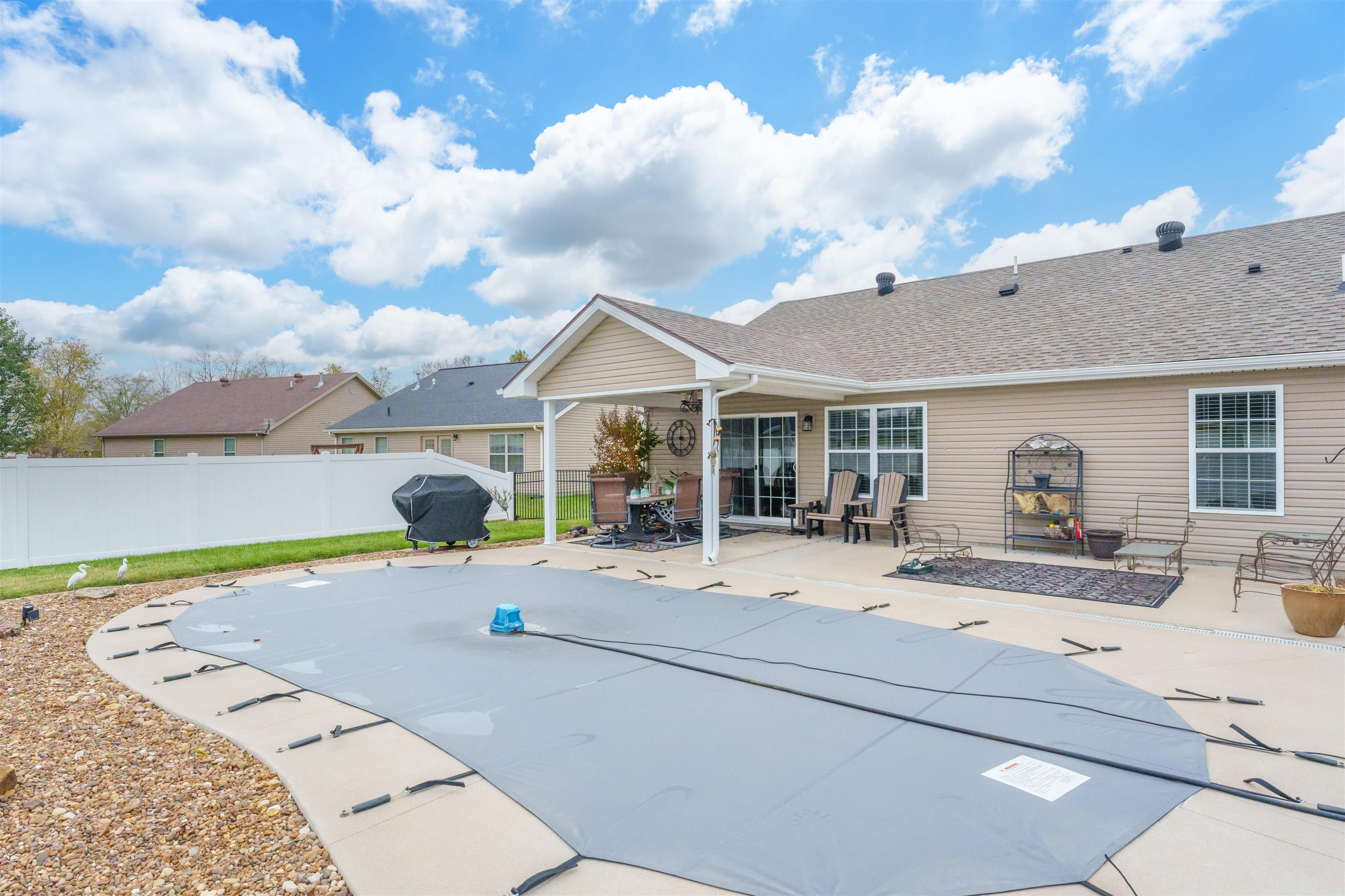404 Bluegrass Dr, Lewisport, Kentucky 42351, 2 Bedrooms Bedrooms, ,2 BathroomsBathrooms,Single Family Residence,For Sale,Bluegrass Dr,91095