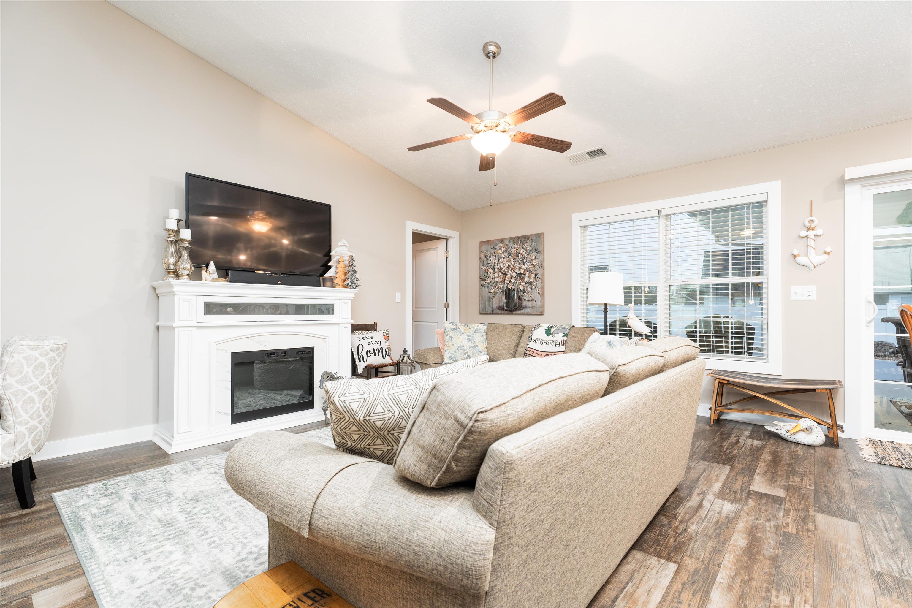 404 Bluegrass Dr, Lewisport, Kentucky 42351, 2 Bedrooms Bedrooms, ,2 BathroomsBathrooms,Single Family Residence,For Sale,Bluegrass Dr,91095