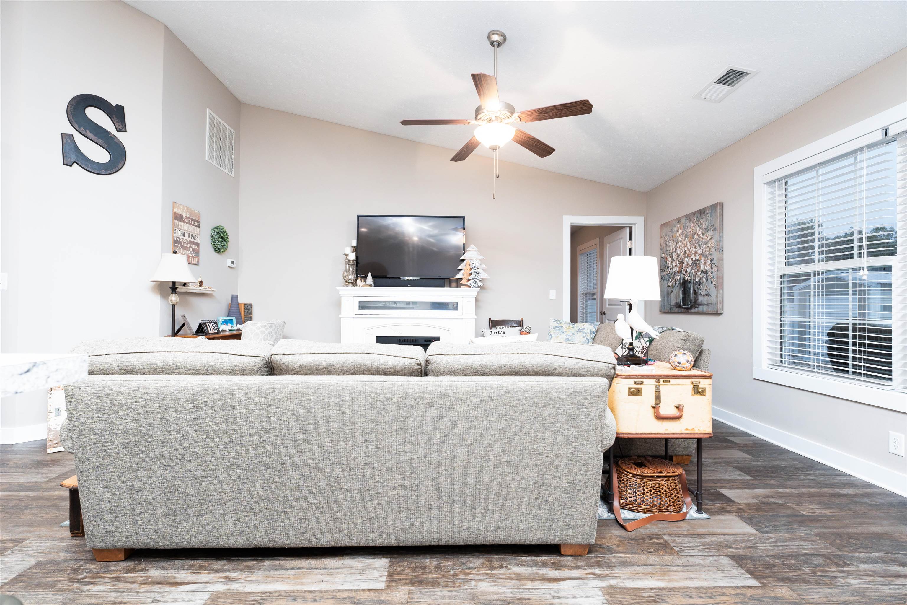 404 Bluegrass Dr, Lewisport, Kentucky 42351, 2 Bedrooms Bedrooms, ,2 BathroomsBathrooms,Single Family Residence,For Sale,Bluegrass Dr,91095