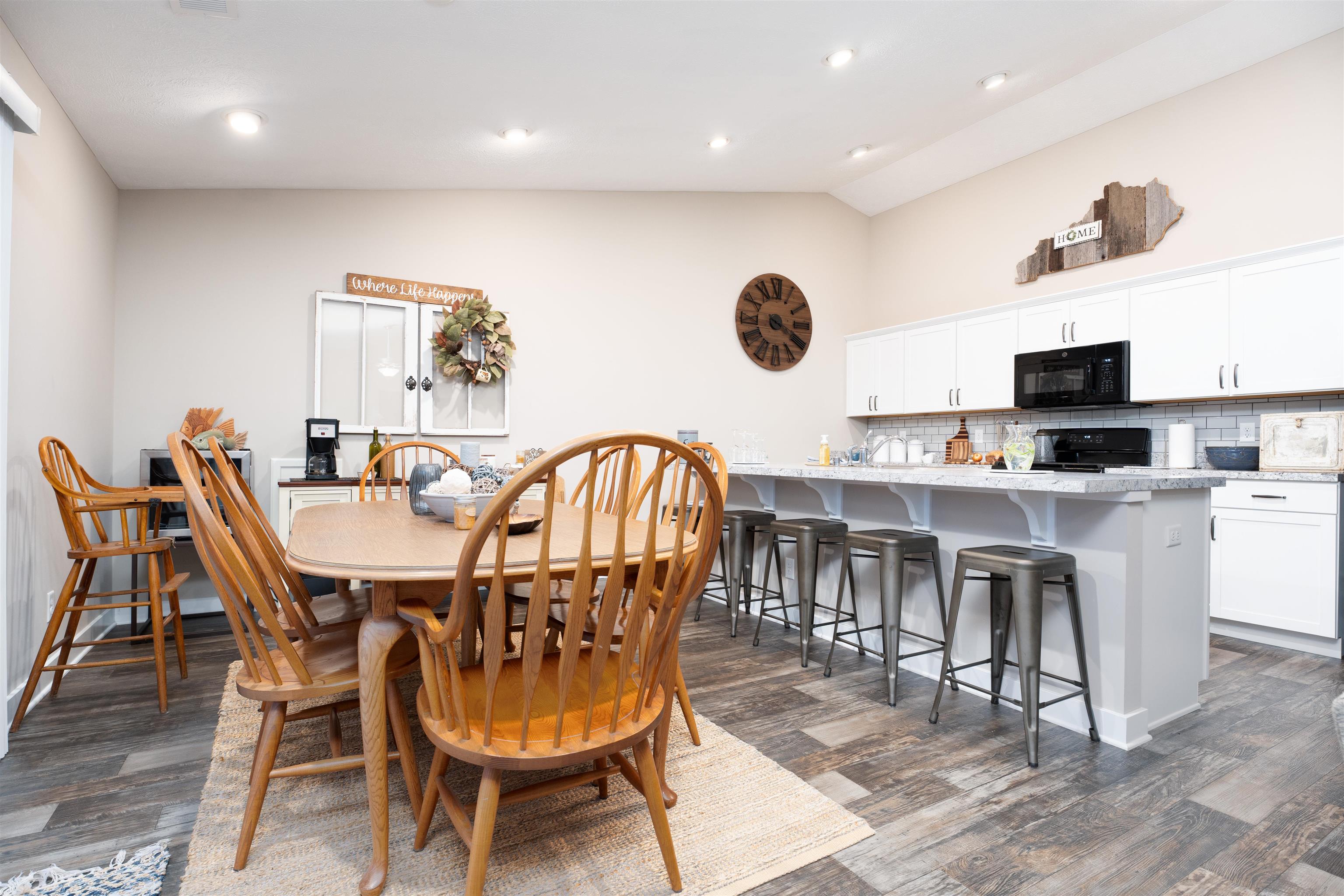 404 Bluegrass Dr, Lewisport, Kentucky 42351, 2 Bedrooms Bedrooms, ,2 BathroomsBathrooms,Single Family Residence,For Sale,Bluegrass Dr,91095