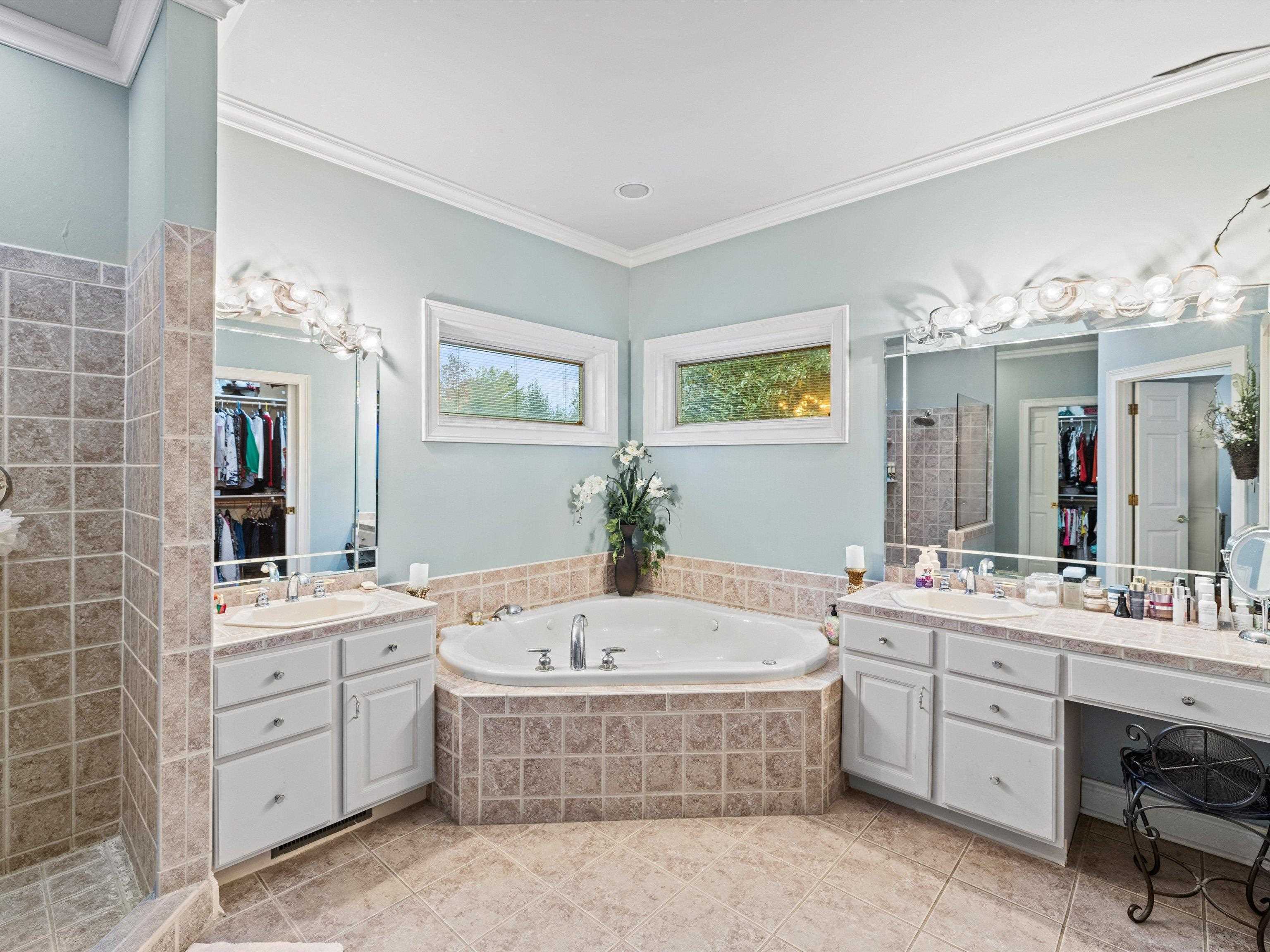 4206 Saddlebrooke Trail, Owensboro, Kentucky 42303, 3 Bedrooms Bedrooms, ,2 BathroomsBathrooms,Single Family Residence,For Sale,Saddlebrooke Trail,91096