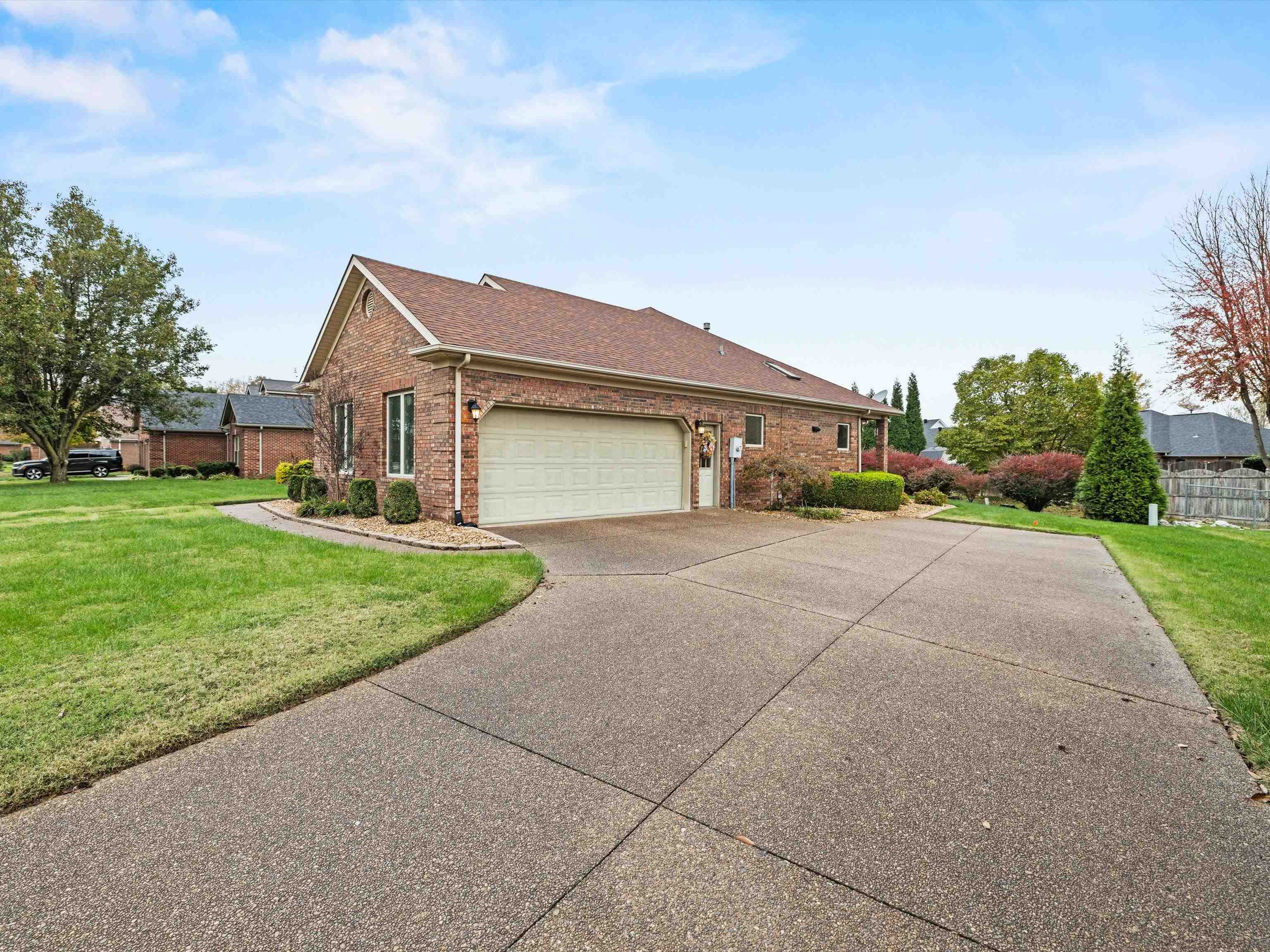 4206 Saddlebrooke Trail, Owensboro, Kentucky 42303, 3 Bedrooms Bedrooms, ,2 BathroomsBathrooms,Single Family Residence,For Sale,Saddlebrooke Trail,91096