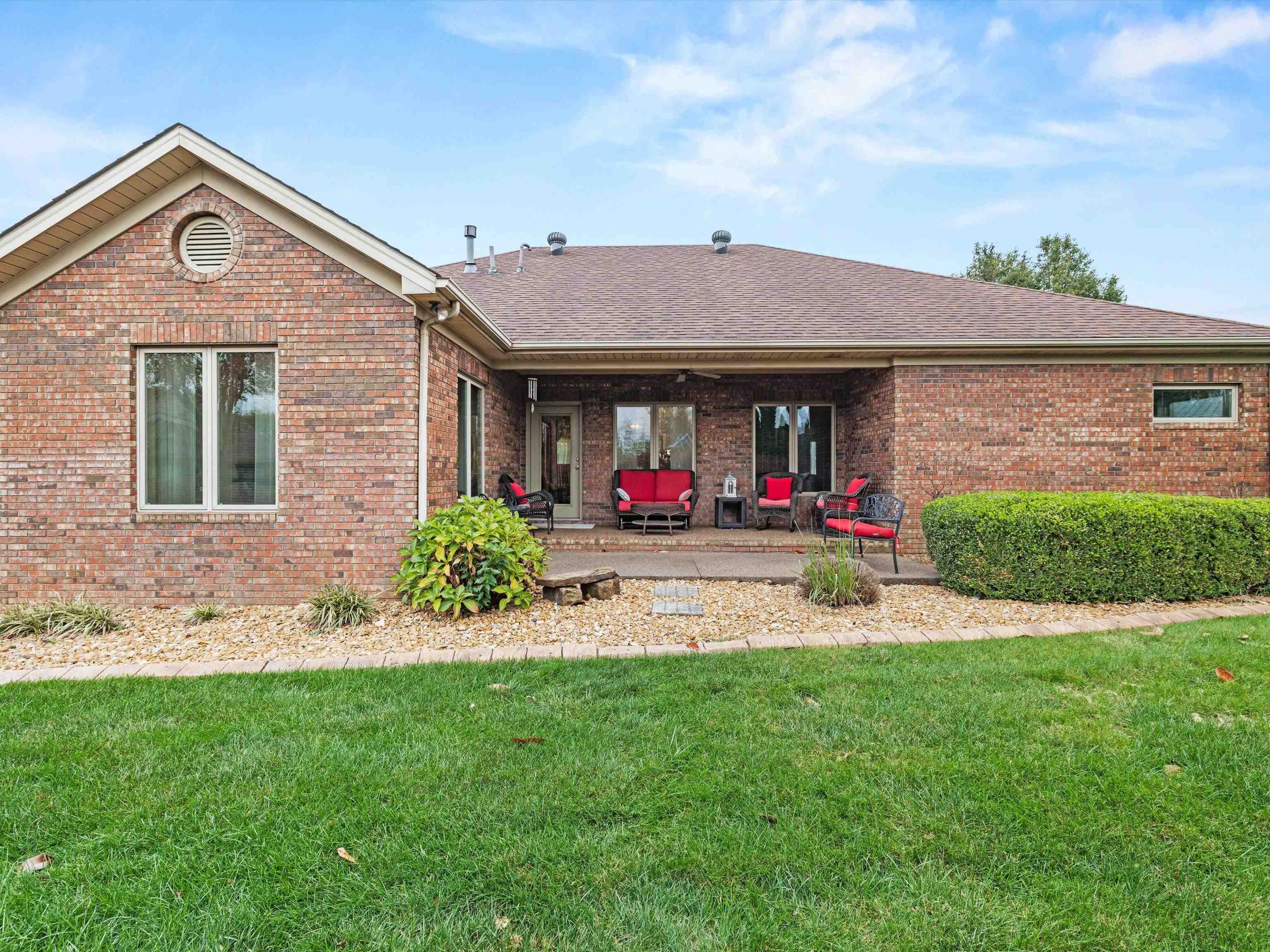 4206 Saddlebrooke Trail, Owensboro, Kentucky 42303, 3 Bedrooms Bedrooms, ,2 BathroomsBathrooms,Single Family Residence,For Sale,Saddlebrooke Trail,91096