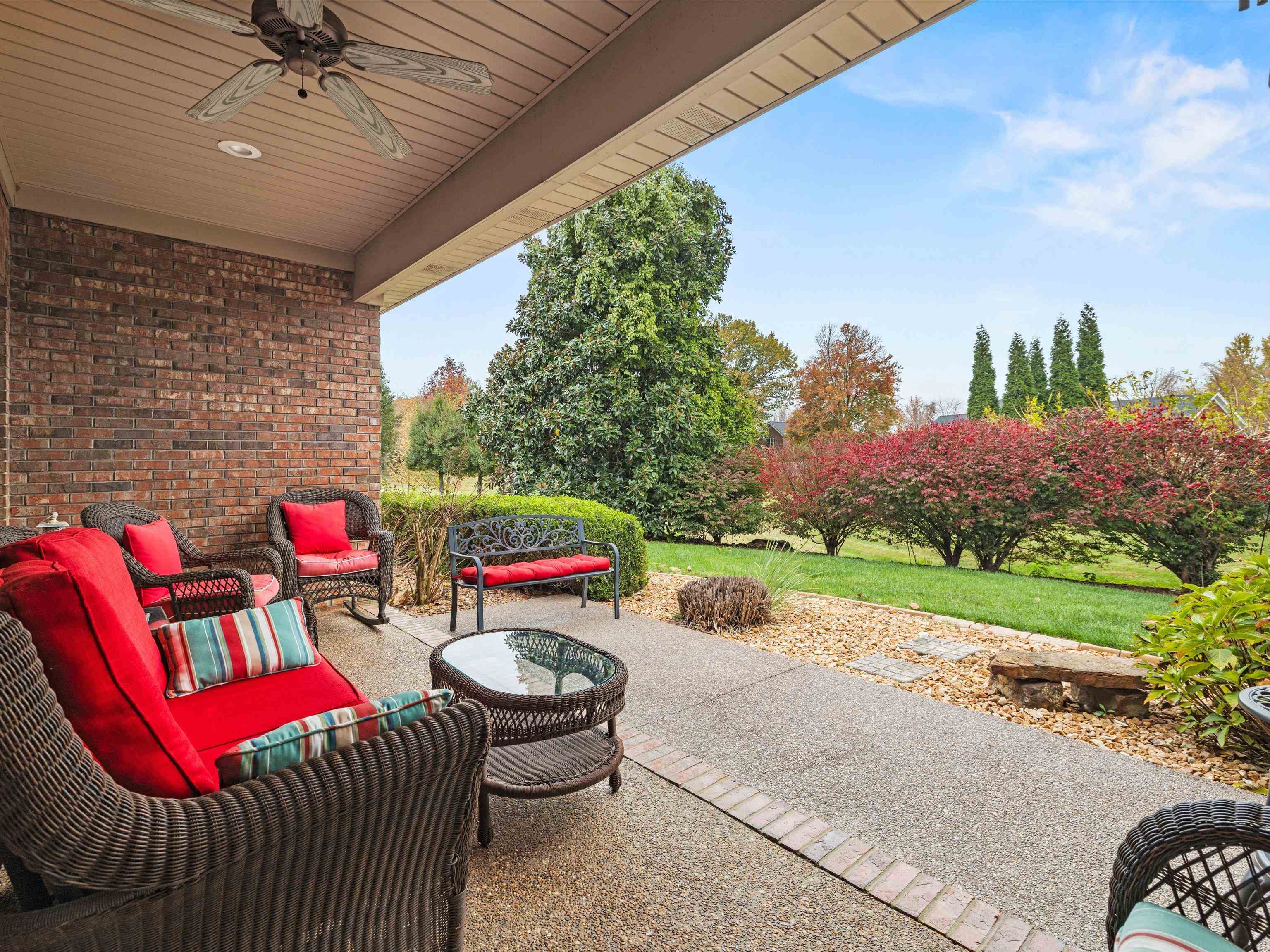 4206 Saddlebrooke Trail, Owensboro, Kentucky 42303, 3 Bedrooms Bedrooms, ,2 BathroomsBathrooms,Single Family Residence,For Sale,Saddlebrooke Trail,91096