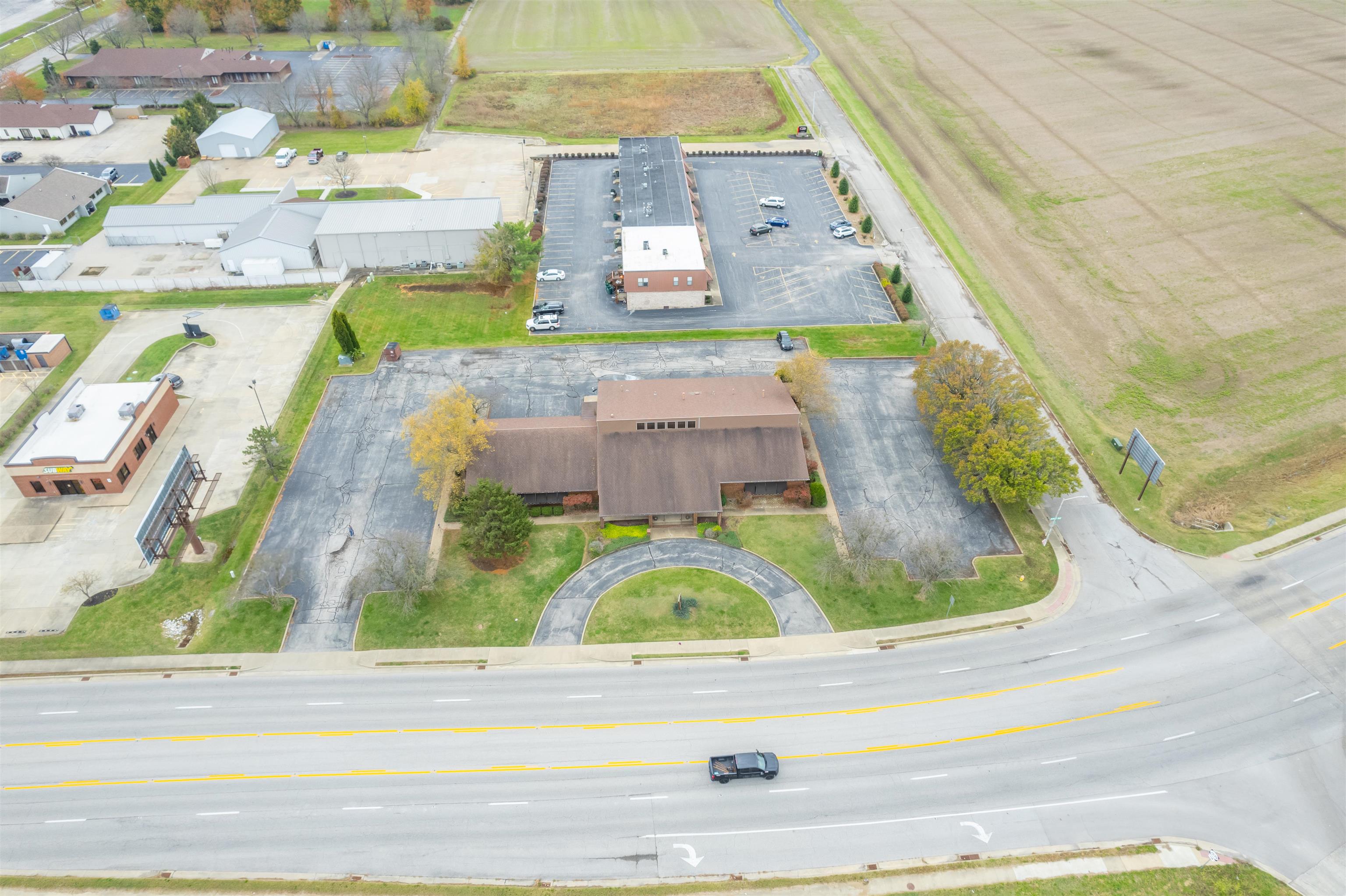 1300 Southtown Blvd, Owensboro, Kentucky 42301, ,Office,For Sale,Southtown Blvd,91102