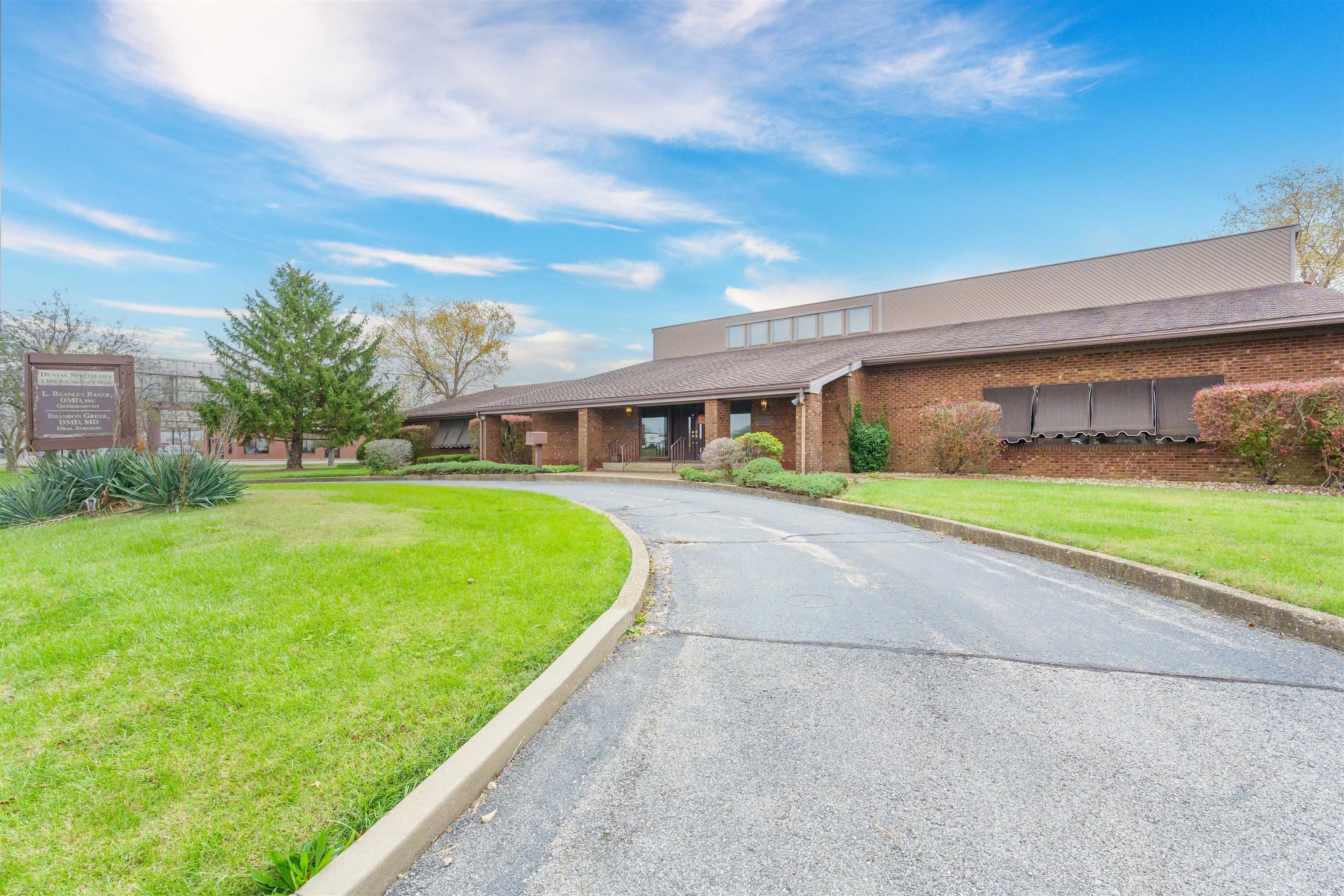 1300 Southtown Blvd, Owensboro, Kentucky 42301, ,Office,For Sale,Southtown Blvd,91102