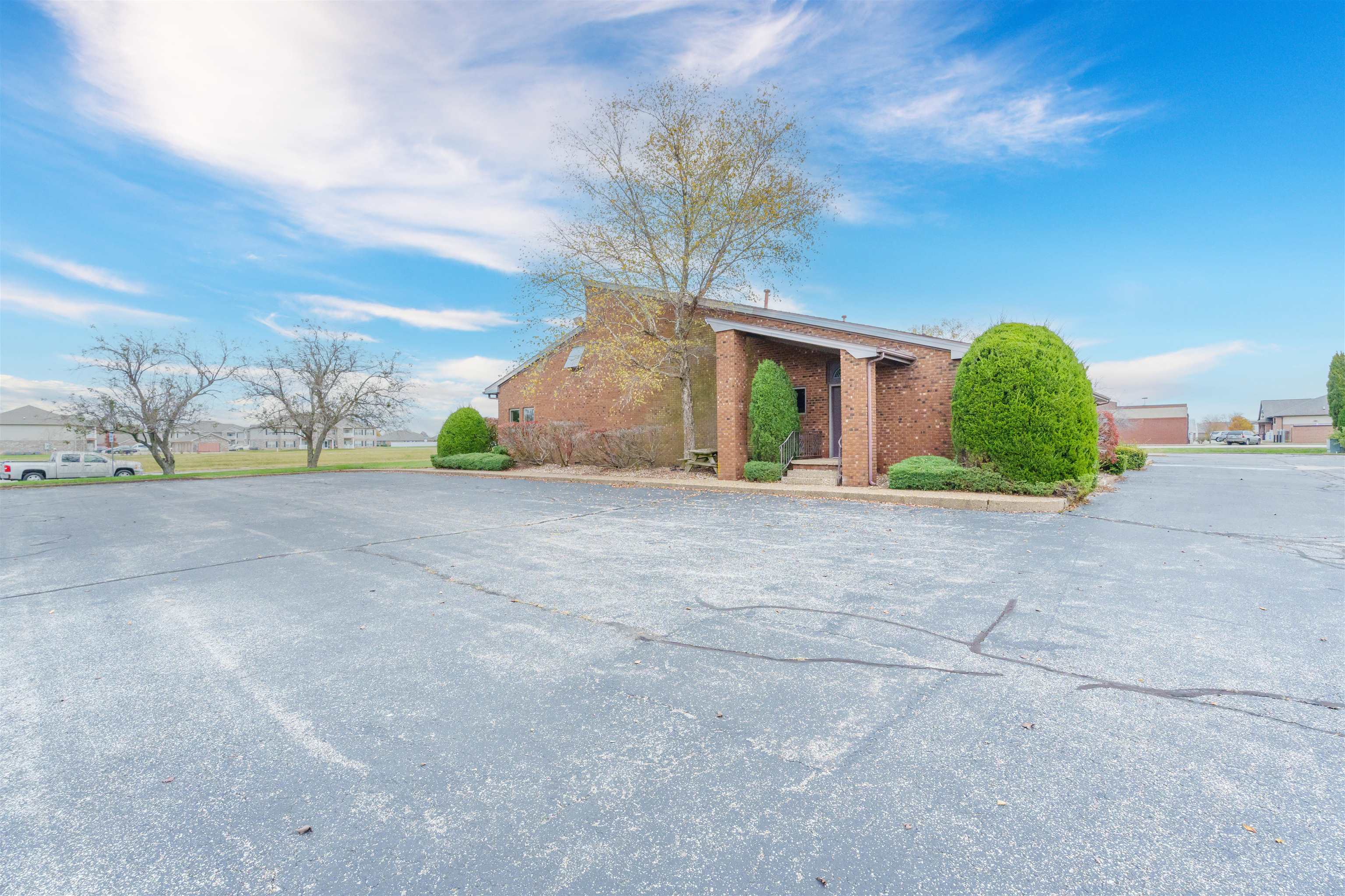 1300 Southtown Blvd, Owensboro, Kentucky 42301, ,Office,For Sale,Southtown Blvd,91102
