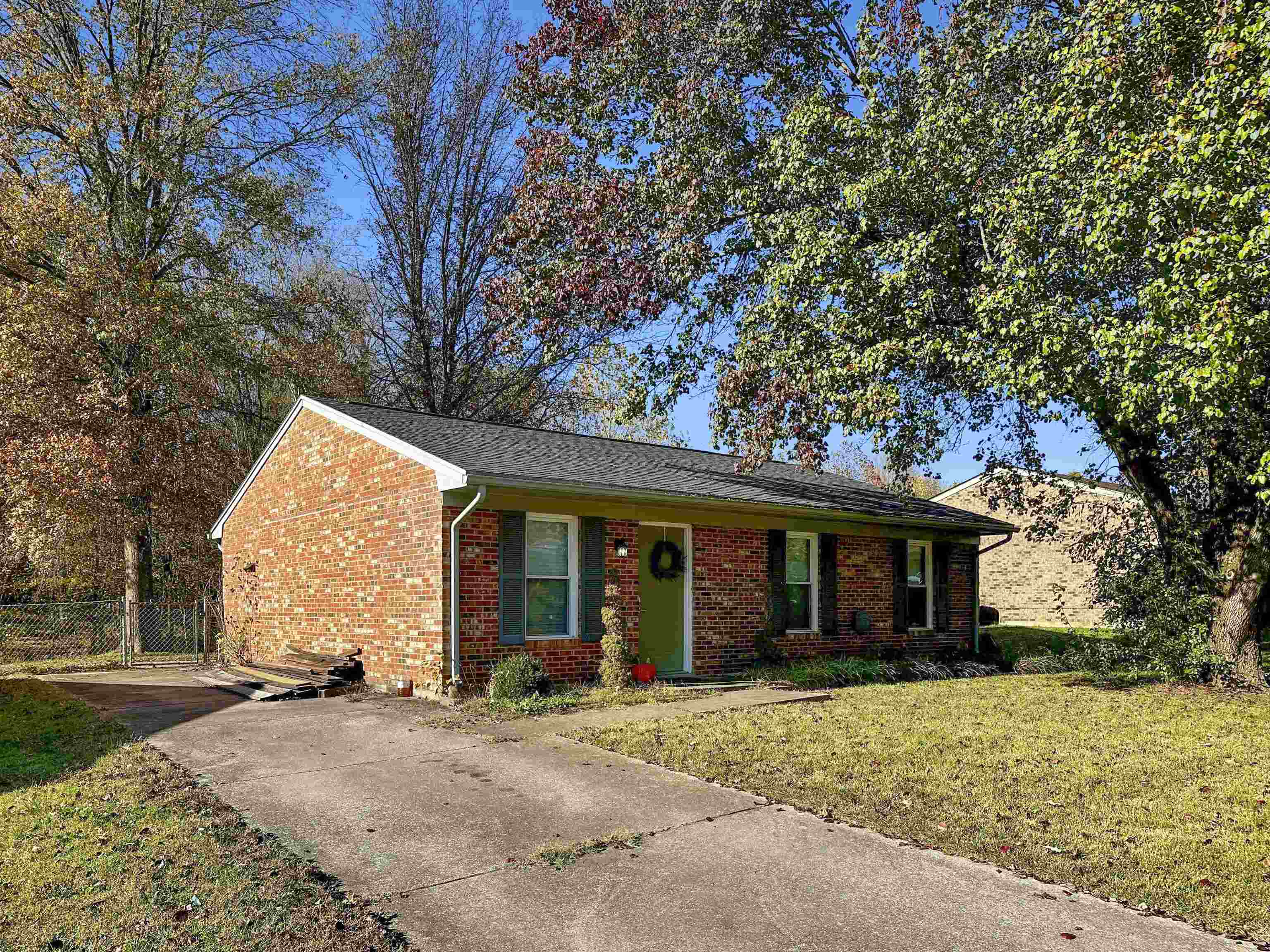 4724 Kings Mill Drive, Owensboro, Kentucky 42303, 3 Bedrooms Bedrooms, ,1 BathroomBathrooms,Single Family Residence,For Sale,Kings Mill Drive,91104