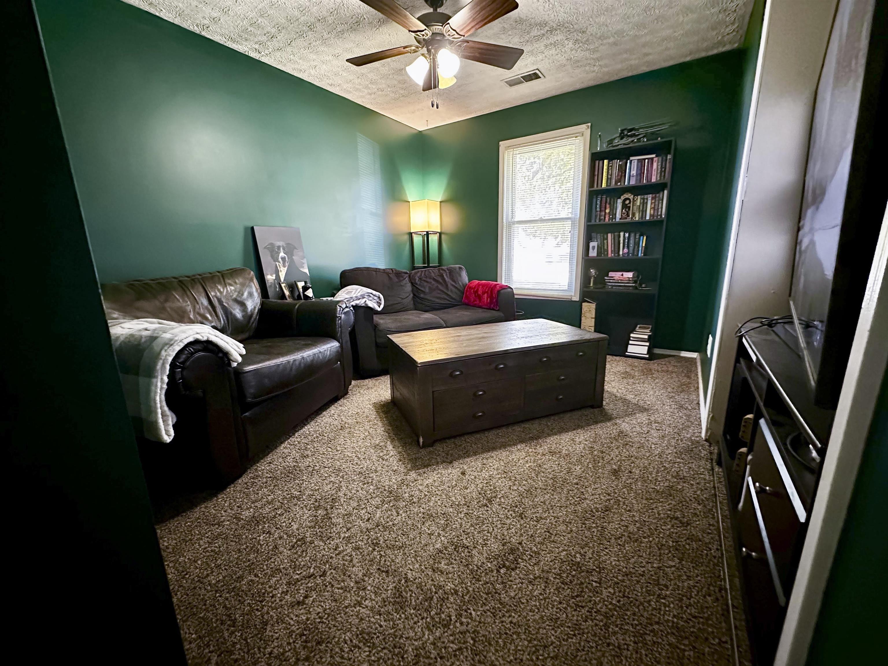 4724 Kings Mill Drive, Owensboro, Kentucky 42303, 3 Bedrooms Bedrooms, ,1 BathroomBathrooms,Single Family Residence,For Sale,Kings Mill Drive,91104