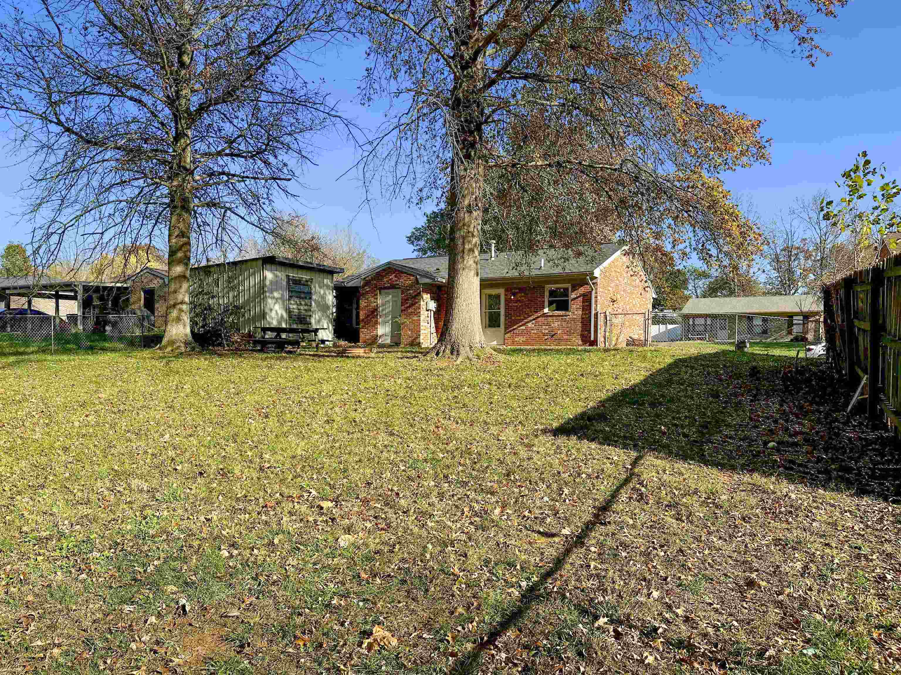 4724 Kings Mill Drive, Owensboro, Kentucky 42303, 3 Bedrooms Bedrooms, ,1 BathroomBathrooms,Single Family Residence,For Sale,Kings Mill Drive,91104