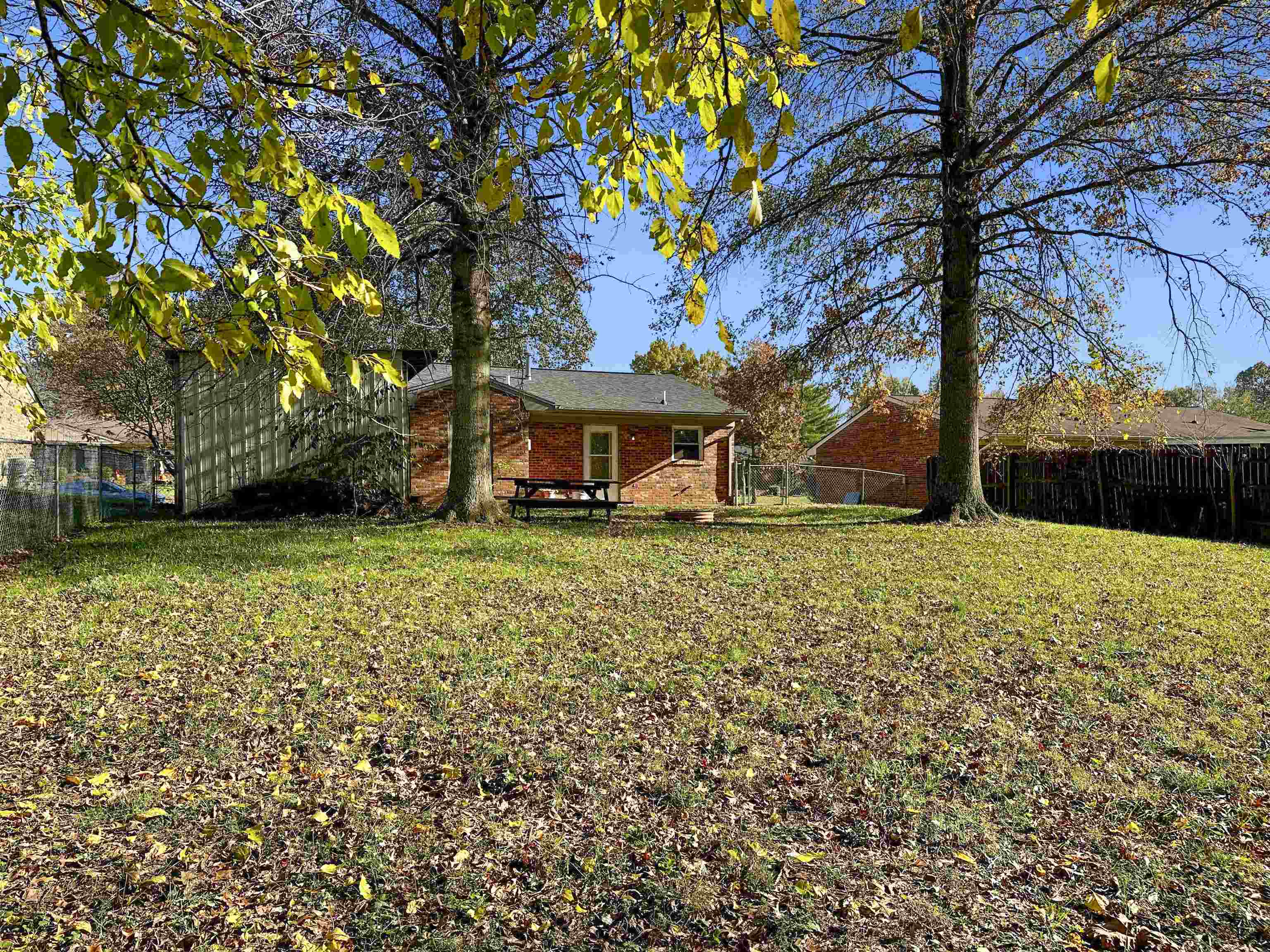 4724 Kings Mill Drive, Owensboro, Kentucky 42303, 3 Bedrooms Bedrooms, ,1 BathroomBathrooms,Single Family Residence,For Sale,Kings Mill Drive,91104