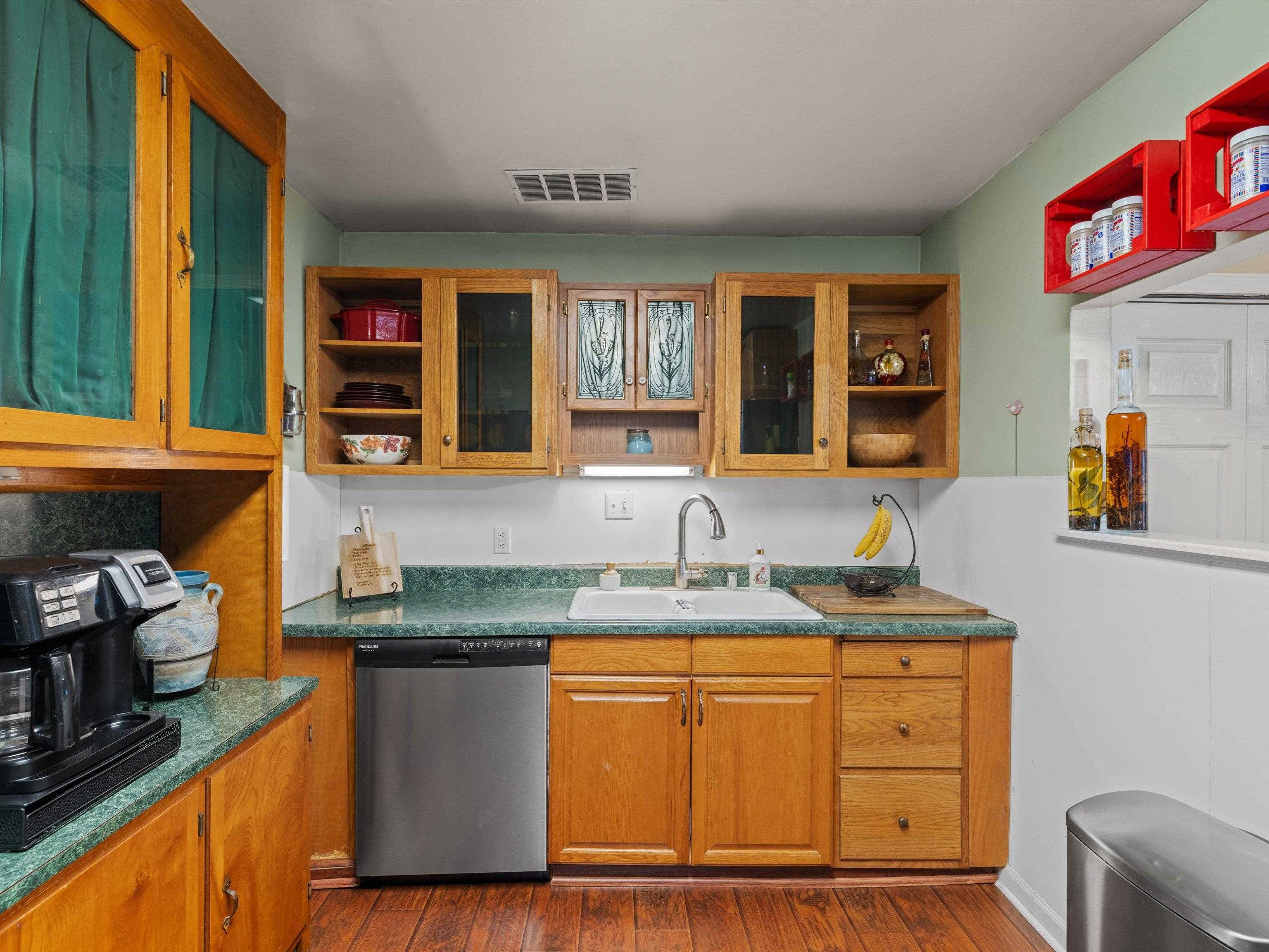 3805 Shelly Dr, Owensboro, Kentucky 42303, 2 Bedrooms Bedrooms, ,2 BathroomsBathrooms,Single Family Residence,For Sale,Shelly Dr,91107