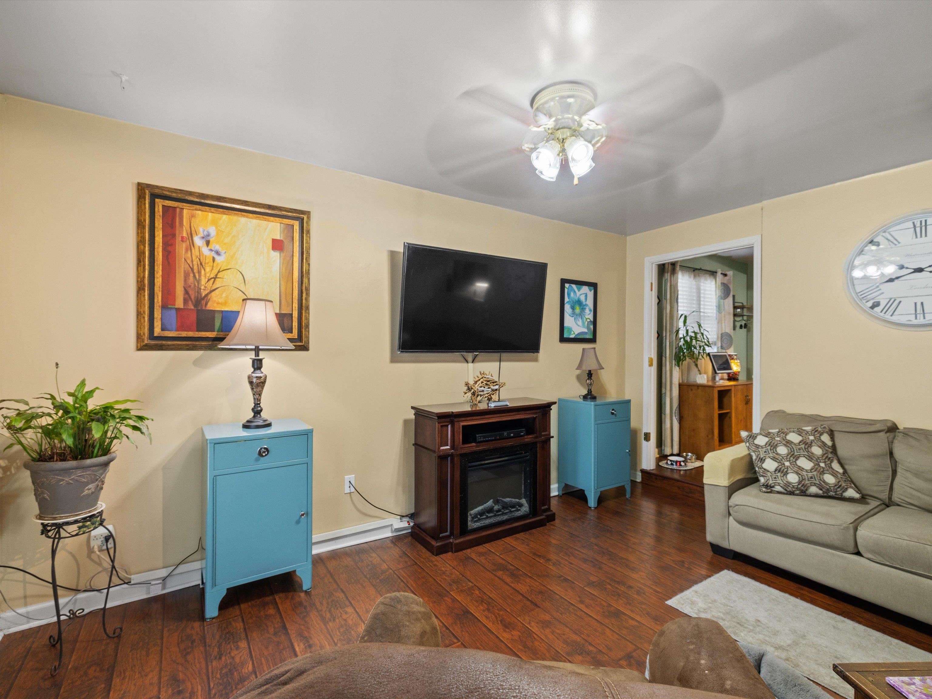 3805 Shelly Dr, Owensboro, Kentucky 42303, 2 Bedrooms Bedrooms, ,2 BathroomsBathrooms,Single Family Residence,For Sale,Shelly Dr,91107