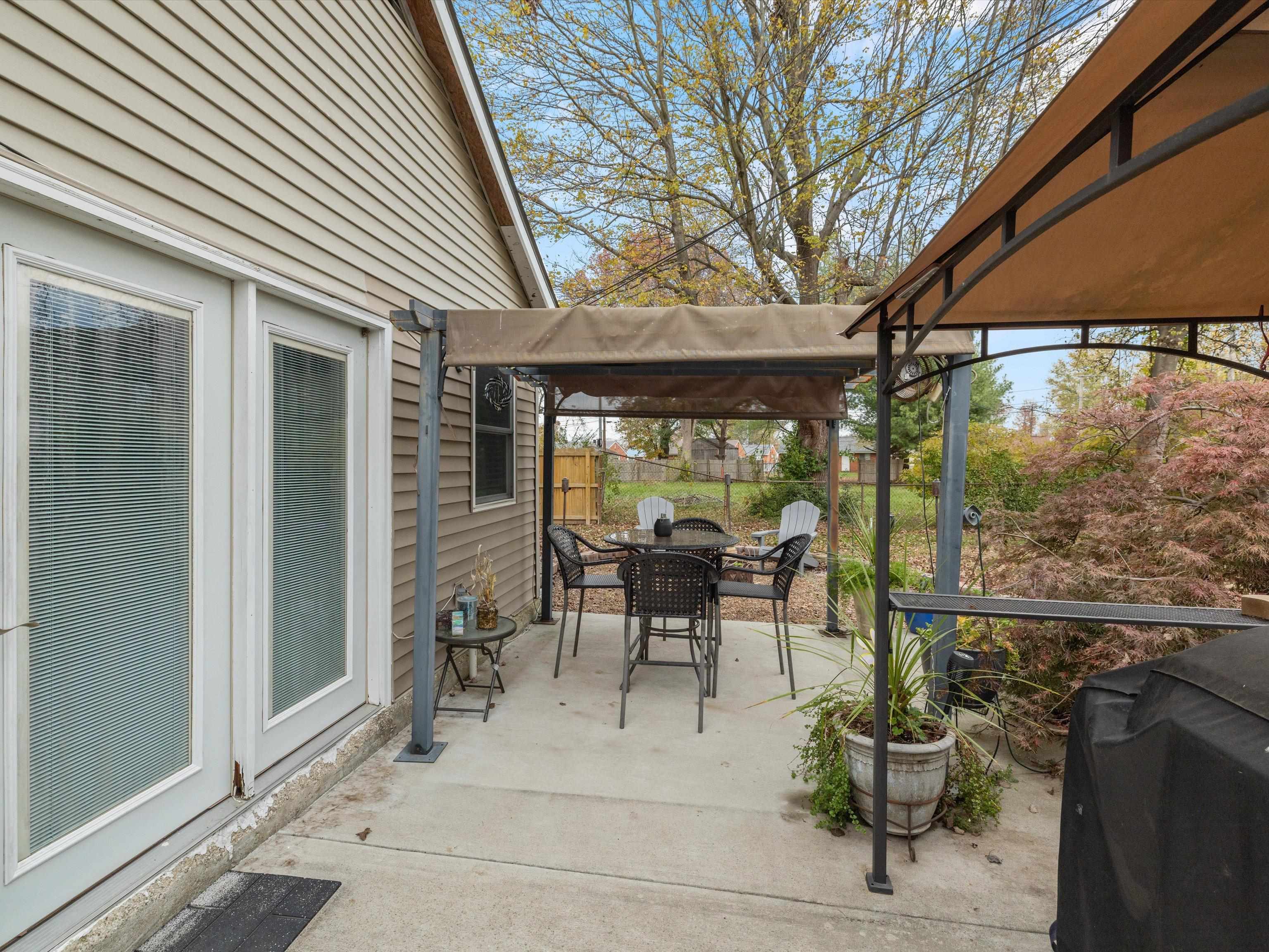 3805 Shelly Dr, Owensboro, Kentucky 42303, 2 Bedrooms Bedrooms, ,2 BathroomsBathrooms,Single Family Residence,For Sale,Shelly Dr,91107