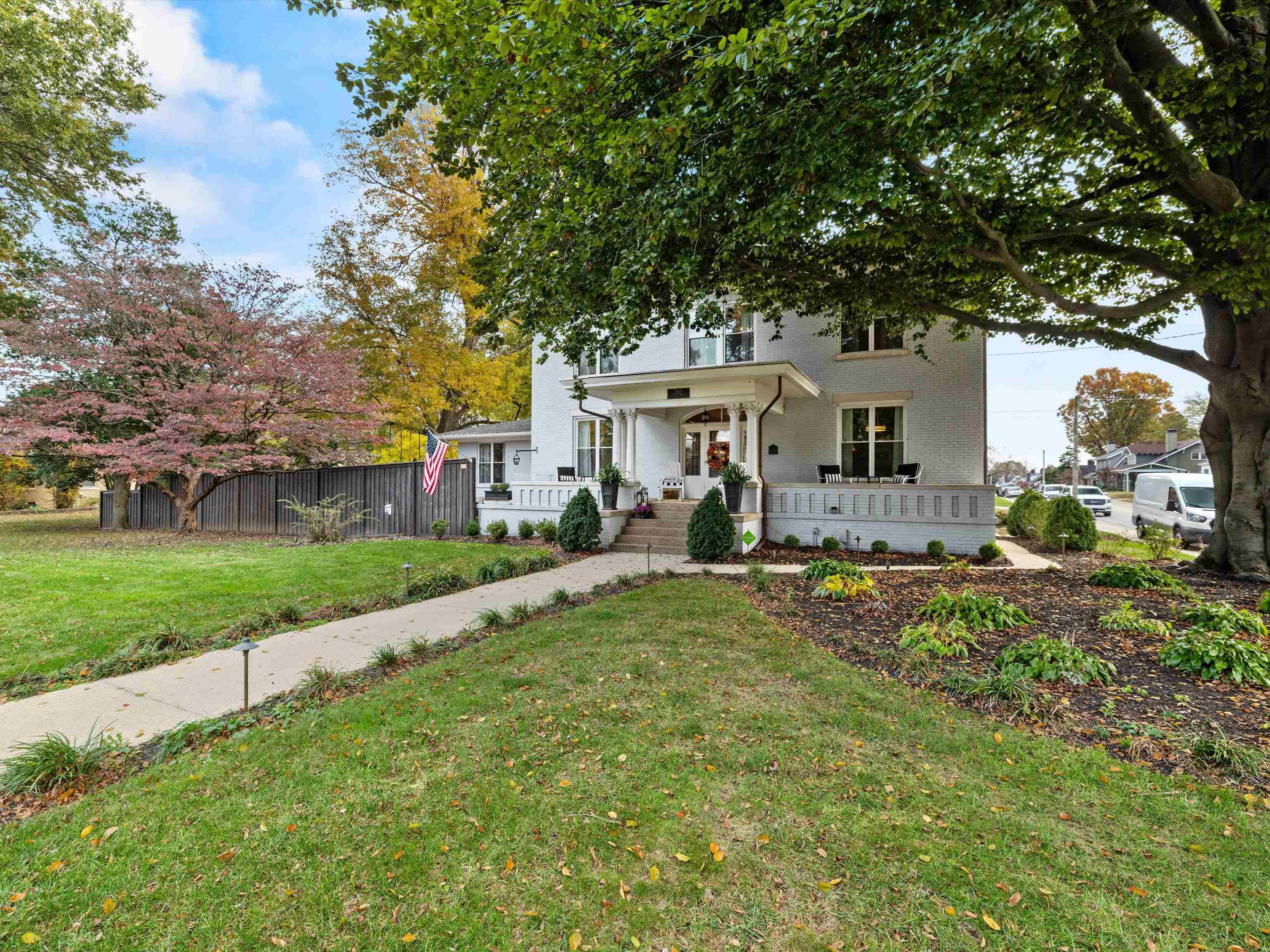 702 Griffith Avenue, Owensboro, Kentucky 42301, 6 Bedrooms Bedrooms, ,4 BathroomsBathrooms,Single Family Residence,For Sale,Griffith Avenue,91108