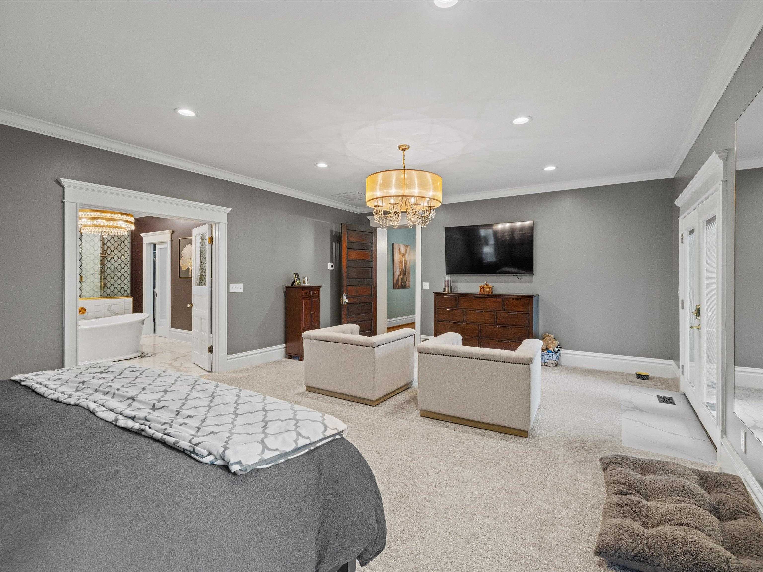 702 Griffith Avenue, Owensboro, Kentucky 42301, 6 Bedrooms Bedrooms, ,4 BathroomsBathrooms,Single Family Residence,For Sale,Griffith Avenue,91108