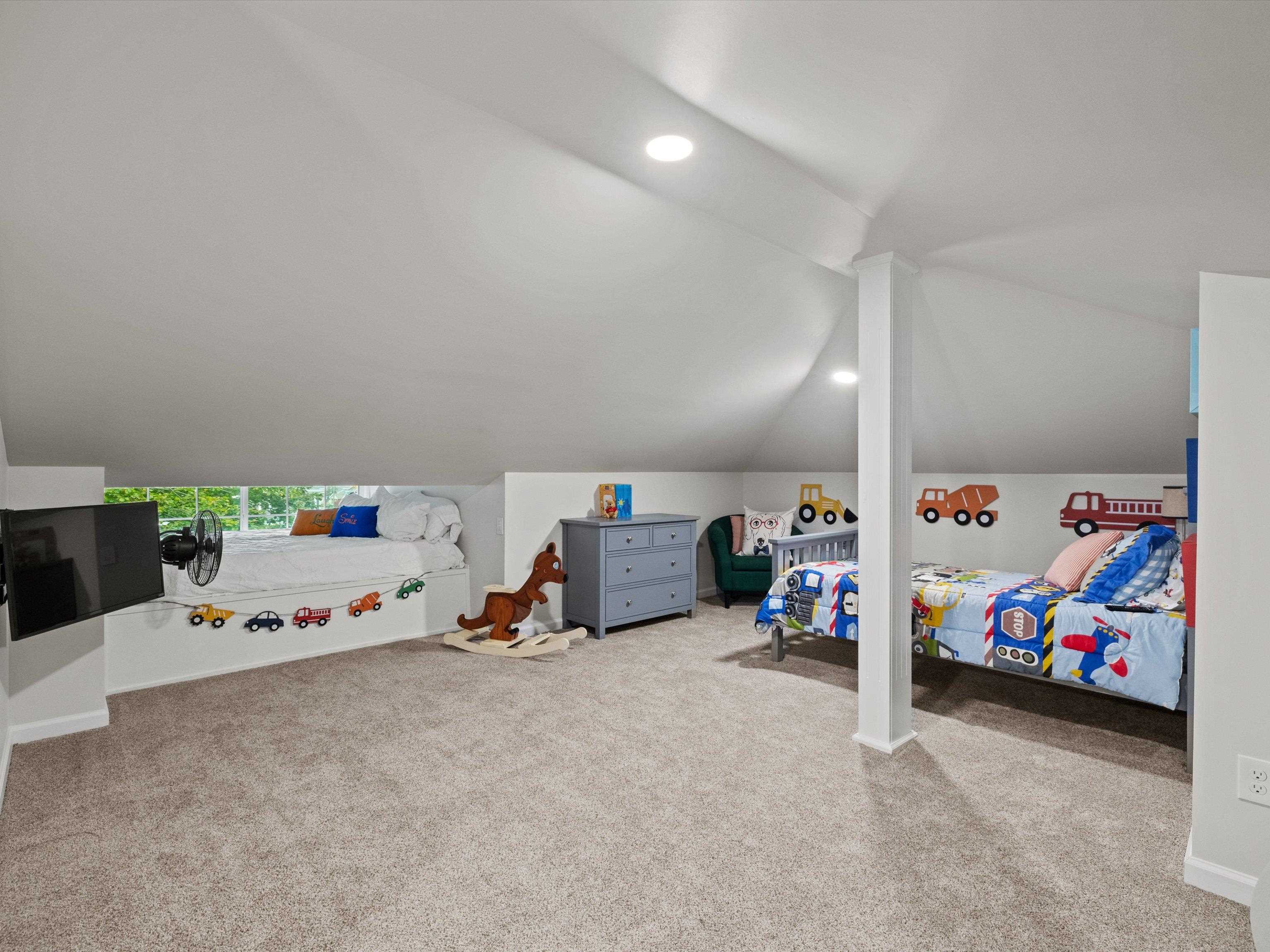 702 Griffith Avenue, Owensboro, Kentucky 42301, 6 Bedrooms Bedrooms, ,4 BathroomsBathrooms,Single Family Residence,For Sale,Griffith Avenue,91108