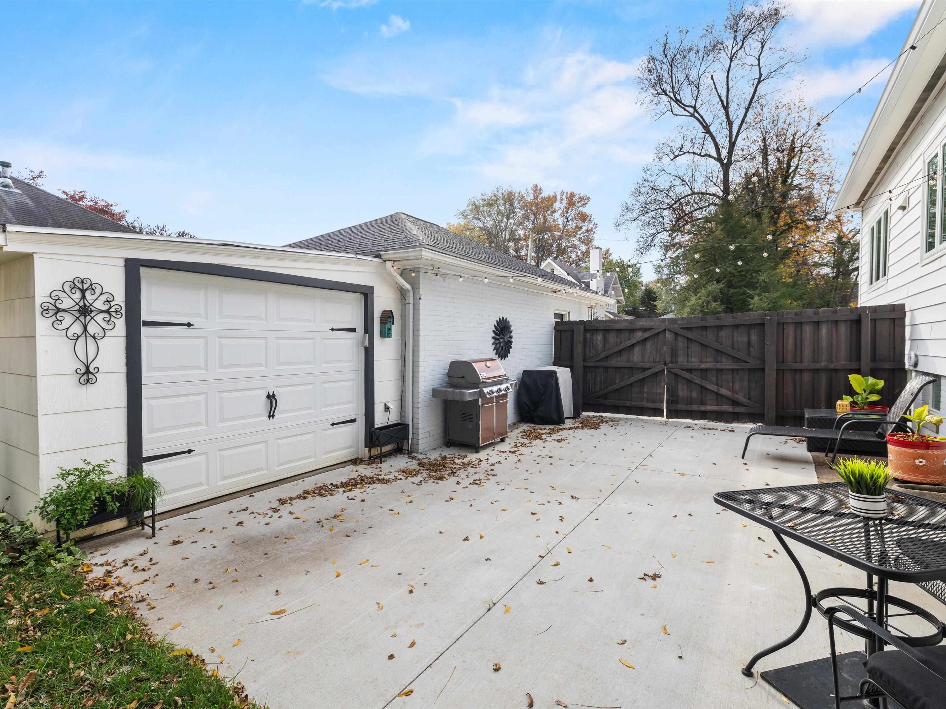 702 Griffith Avenue, Owensboro, Kentucky 42301, 6 Bedrooms Bedrooms, ,4 BathroomsBathrooms,Single Family Residence,For Sale,Griffith Avenue,91108