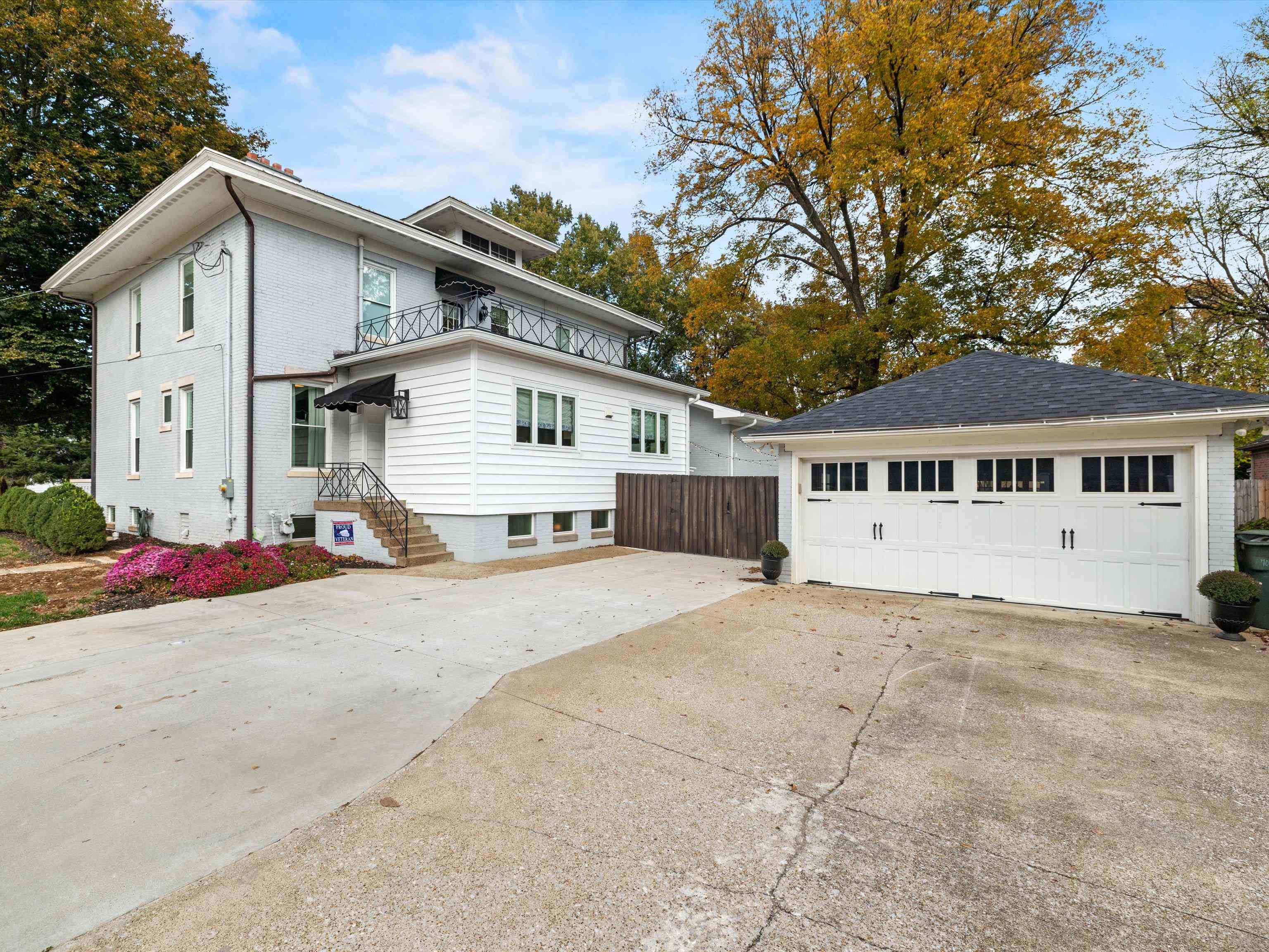 702 Griffith Avenue, Owensboro, Kentucky 42301, 6 Bedrooms Bedrooms, ,4 BathroomsBathrooms,Single Family Residence,For Sale,Griffith Avenue,91108