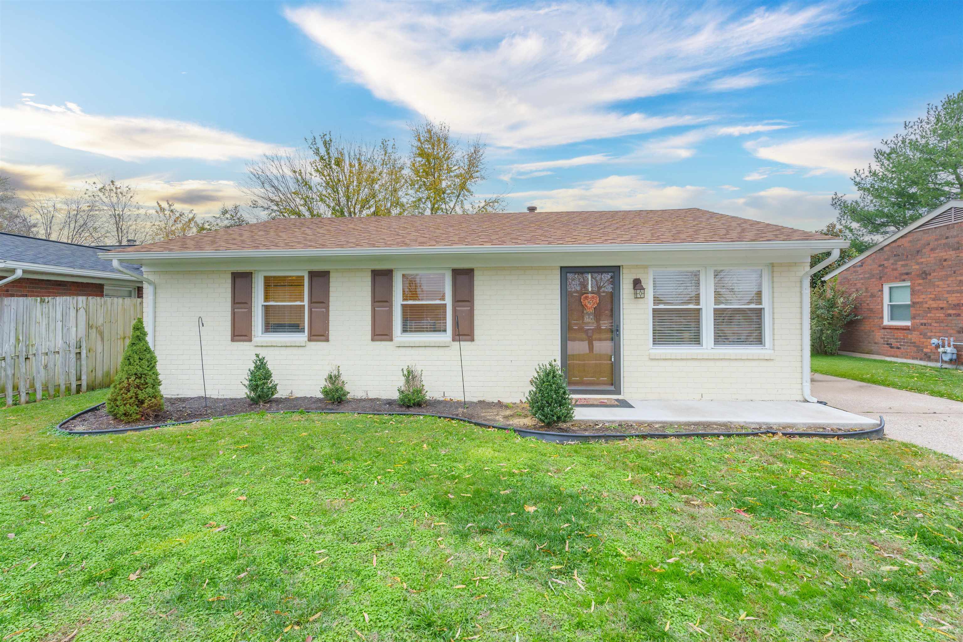 2440 Tamarack Rd, Owensboro, Kentucky 42301, 3 Bedrooms Bedrooms, ,1 BathroomBathrooms,Single Family Residence,For Sale,Tamarack Rd,91110