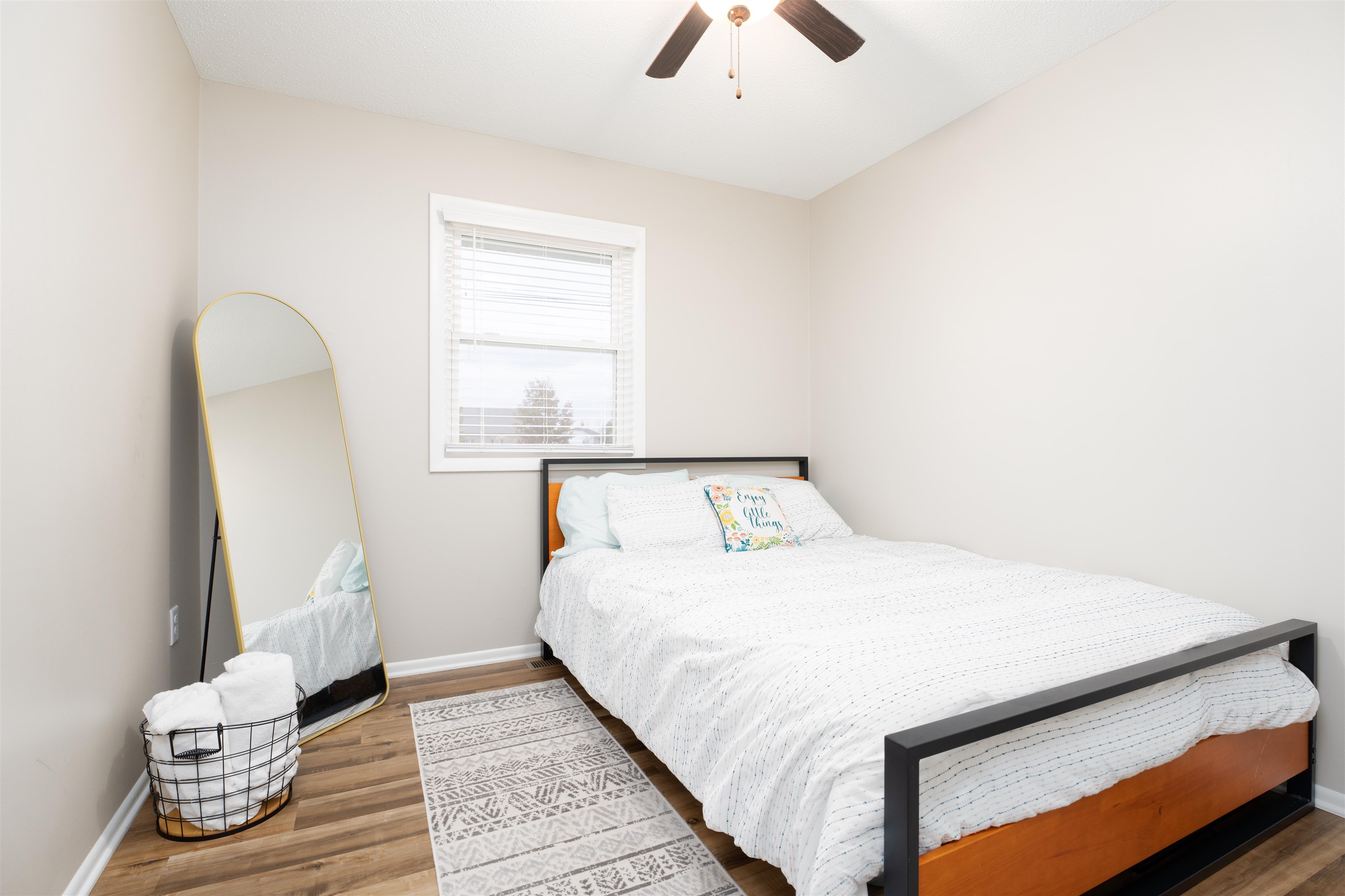 2440 Tamarack Rd, Owensboro, Kentucky 42301, 3 Bedrooms Bedrooms, ,1 BathroomBathrooms,Single Family Residence,For Sale,Tamarack Rd,91110