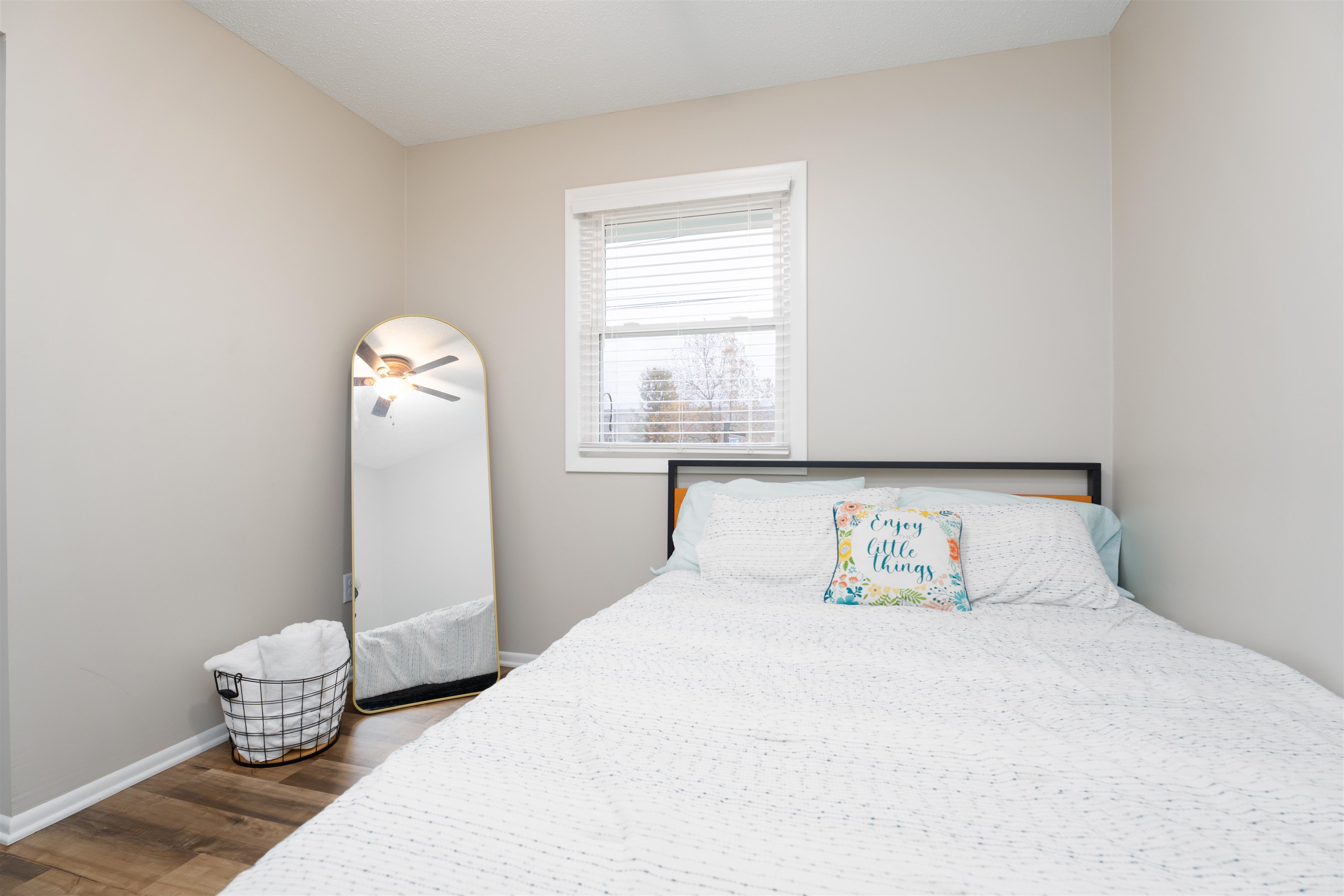 2440 Tamarack Rd, Owensboro, Kentucky 42301, 3 Bedrooms Bedrooms, ,1 BathroomBathrooms,Single Family Residence,For Sale,Tamarack Rd,91110