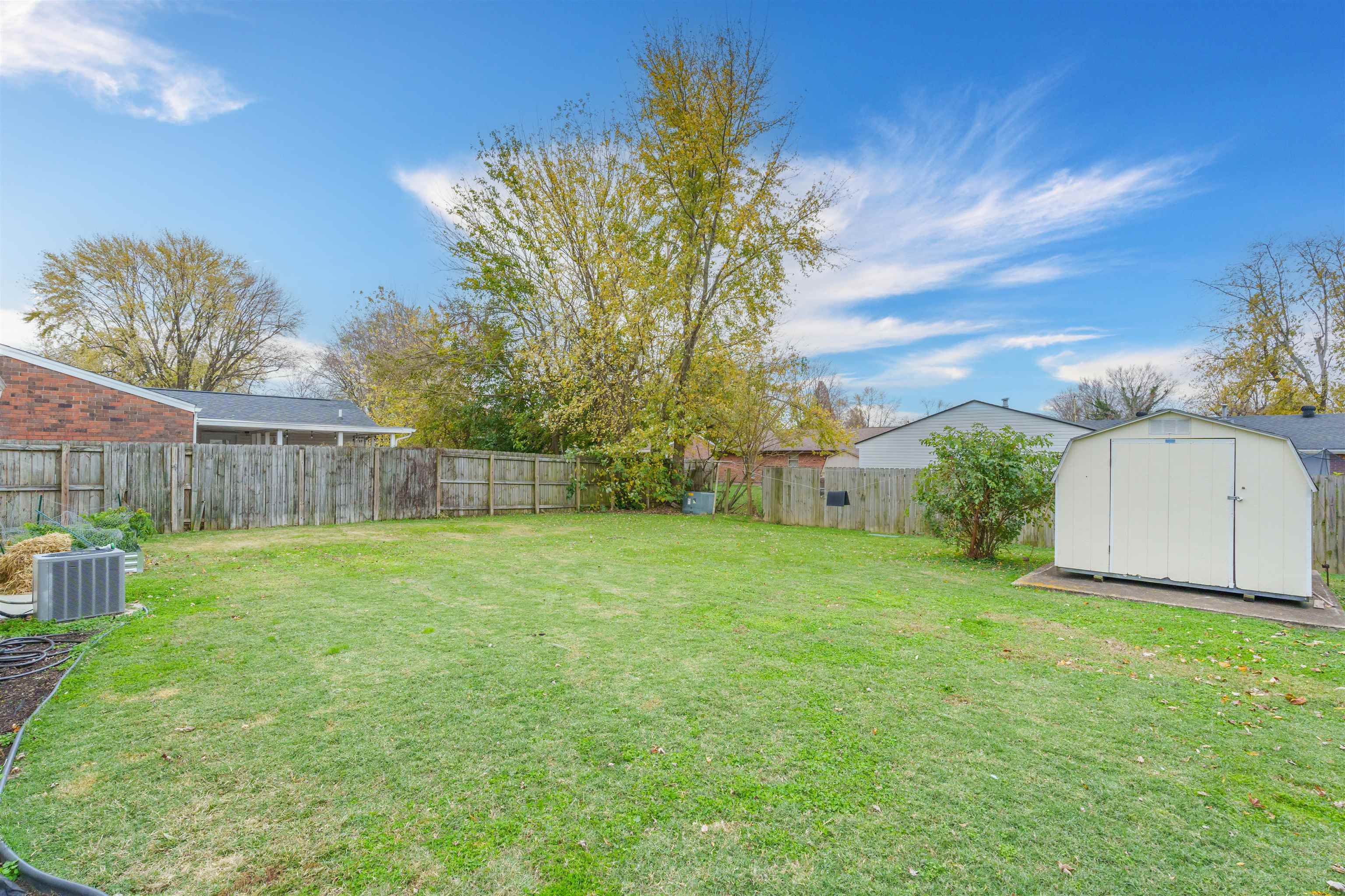 2440 Tamarack Rd, Owensboro, Kentucky 42301, 3 Bedrooms Bedrooms, ,1 BathroomBathrooms,Single Family Residence,For Sale,Tamarack Rd,91110