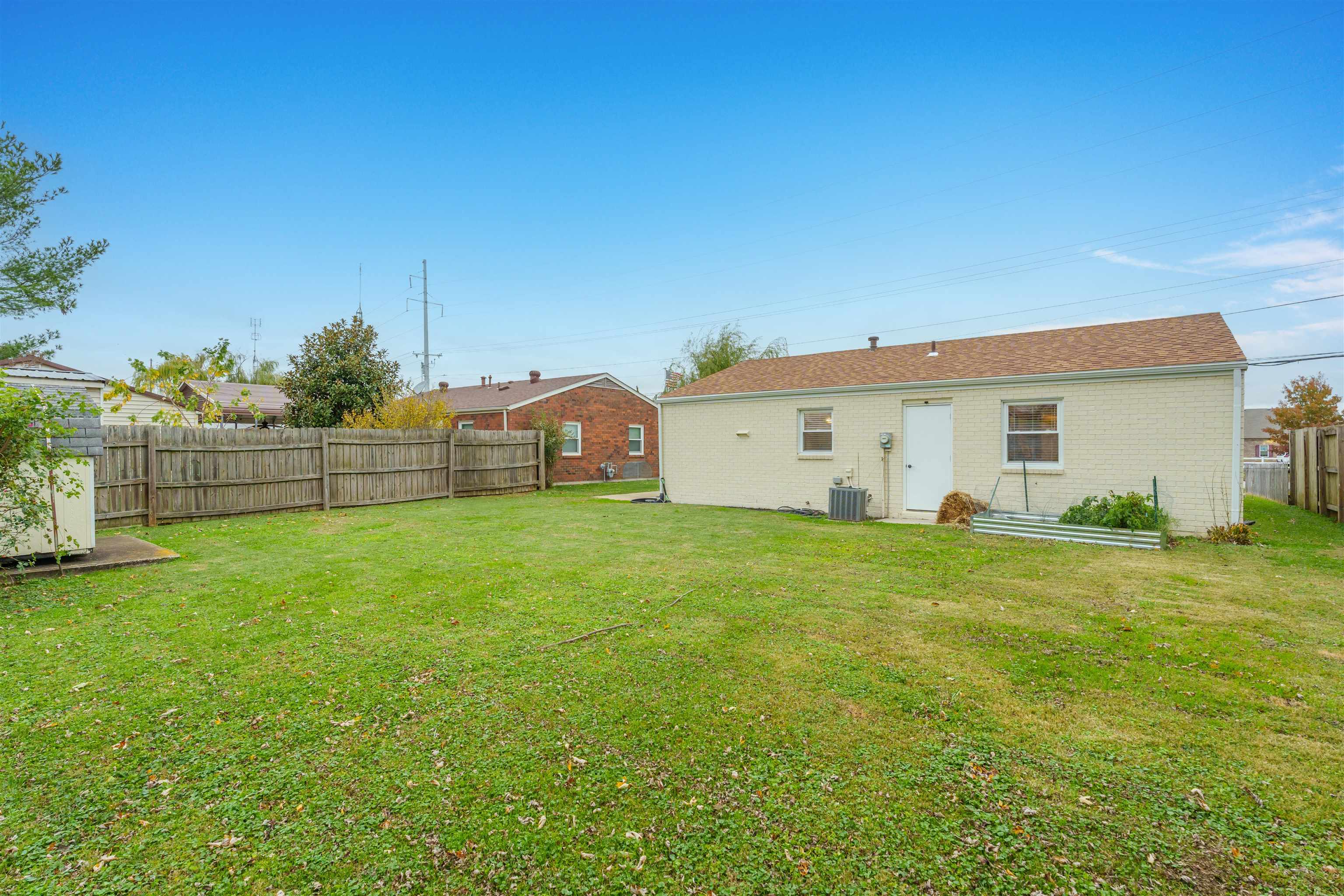 2440 Tamarack Rd, Owensboro, Kentucky 42301, 3 Bedrooms Bedrooms, ,1 BathroomBathrooms,Single Family Residence,For Sale,Tamarack Rd,91110