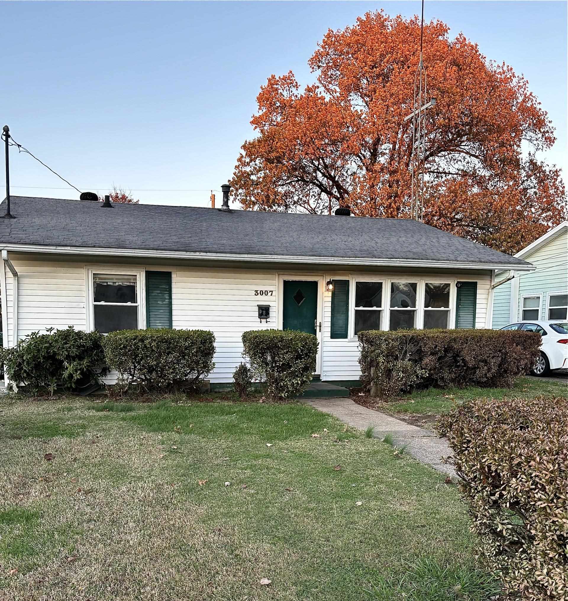 3007 Ridgewood Street, Owensboro, Kentucky 42301, 2 Bedrooms Bedrooms, ,1 BathroomBathrooms,Single Family Residence,For Sale,Ridgewood Street,91118