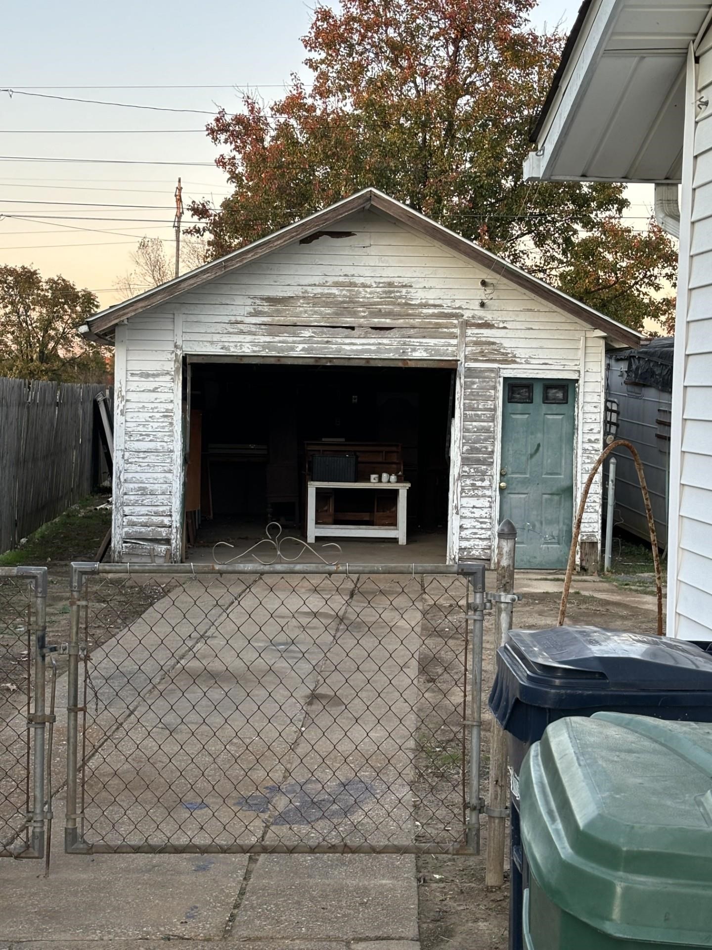 3007 Ridgewood Street, Owensboro, Kentucky 42301, 2 Bedrooms Bedrooms, ,1 BathroomBathrooms,Single Family Residence,For Sale,Ridgewood Street,91118