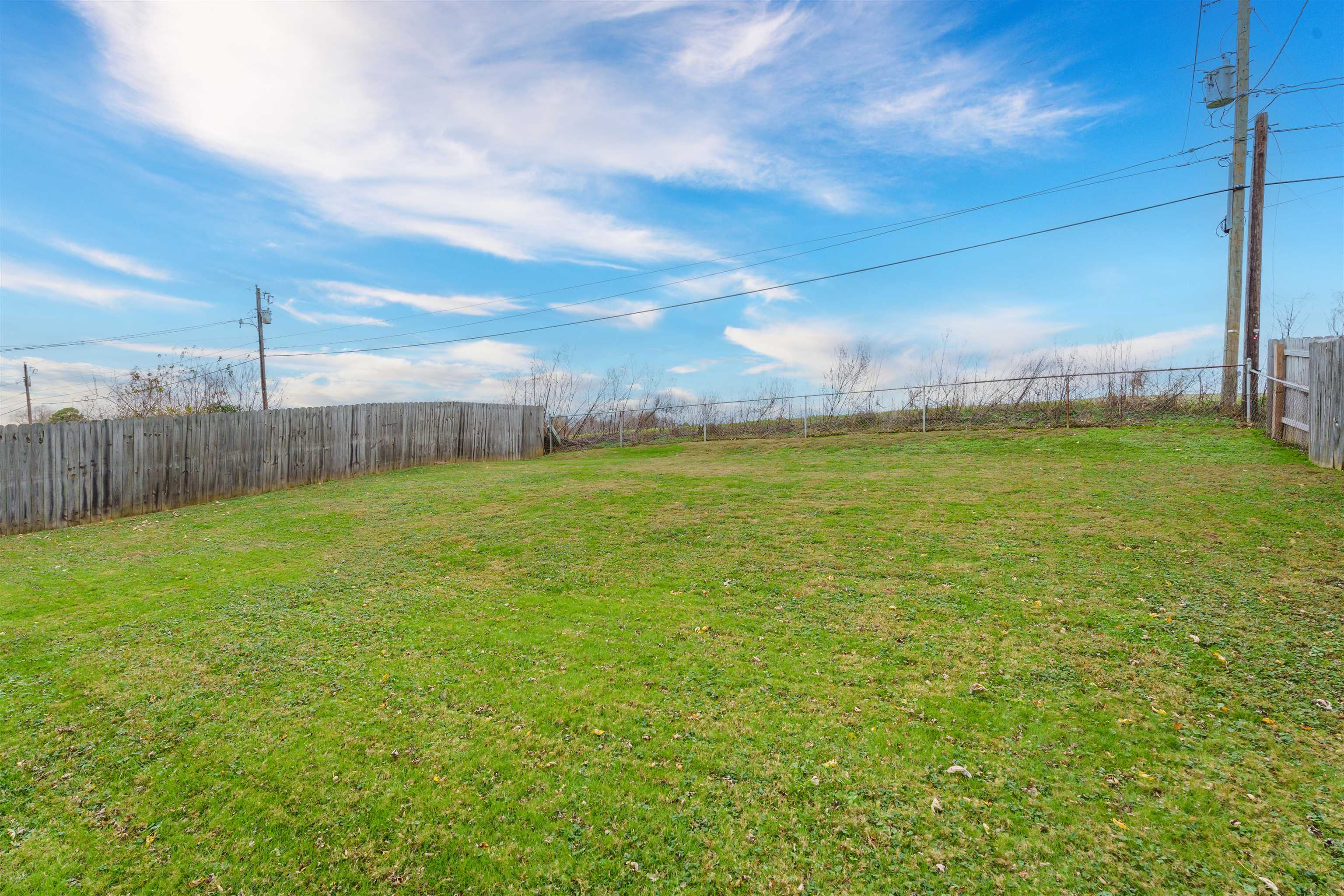 2131 Graham Lane, Owensboro, Kentucky 42303, 3 Bedrooms Bedrooms, ,1 BathroomBathrooms,Single Family Residence,For Sale,Graham Lane,91120