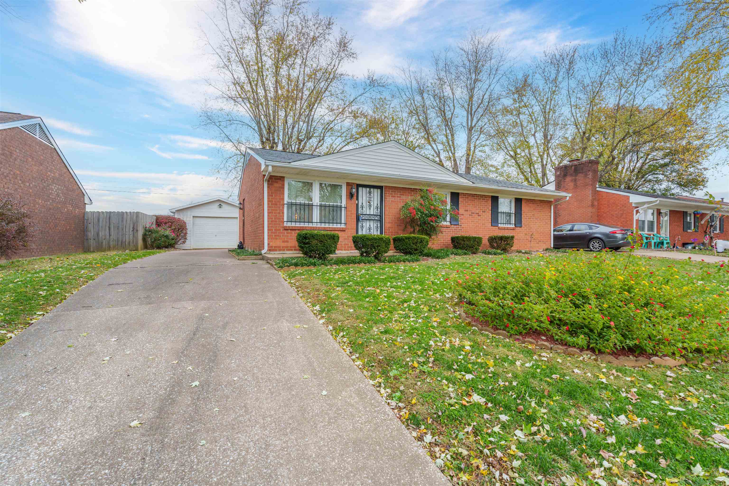 2131 Graham Lane, Owensboro, Kentucky 42303, 3 Bedrooms Bedrooms, ,1 BathroomBathrooms,Single Family Residence,For Sale,Graham Lane,91120