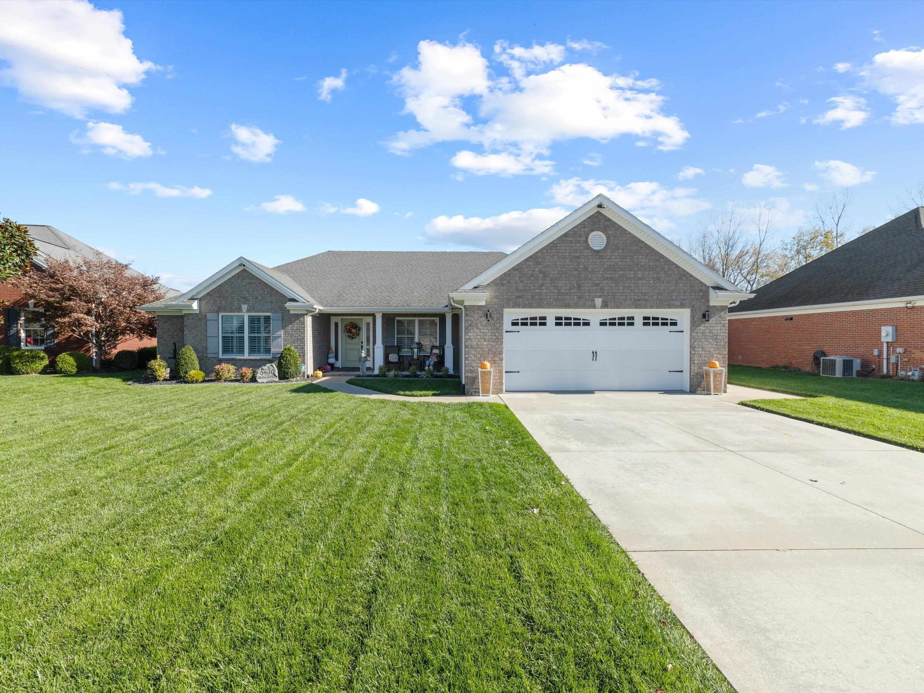 5430 Meadow Grove Drive, Owensboro, Kentucky 42301, 5 Bedrooms Bedrooms, ,3 BathroomsBathrooms,Single Family Residence,For Sale,Meadow Grove Drive,91121
