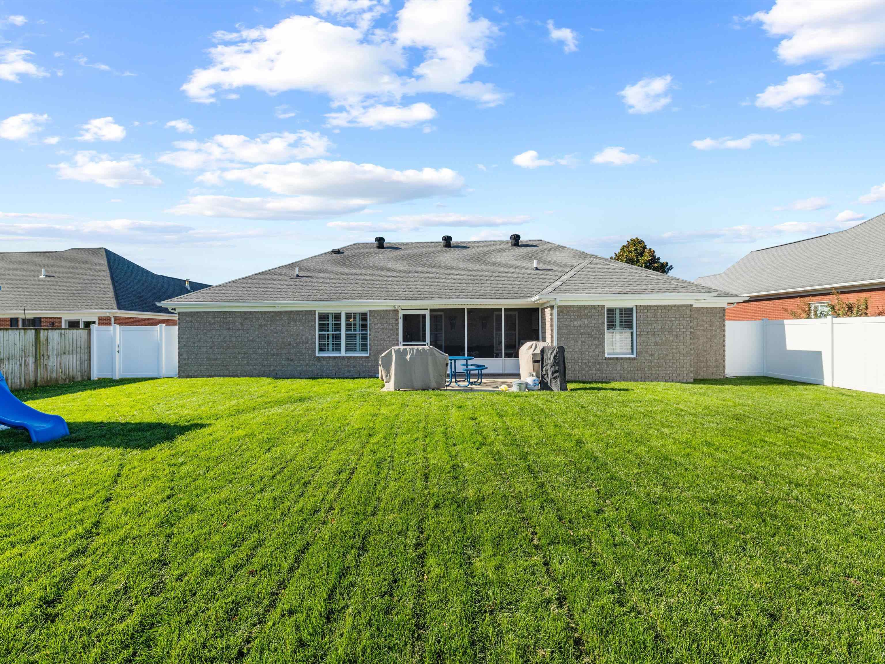 5430 Meadow Grove Drive, Owensboro, Kentucky 42301, 5 Bedrooms Bedrooms, ,3 BathroomsBathrooms,Single Family Residence,For Sale,Meadow Grove Drive,91121