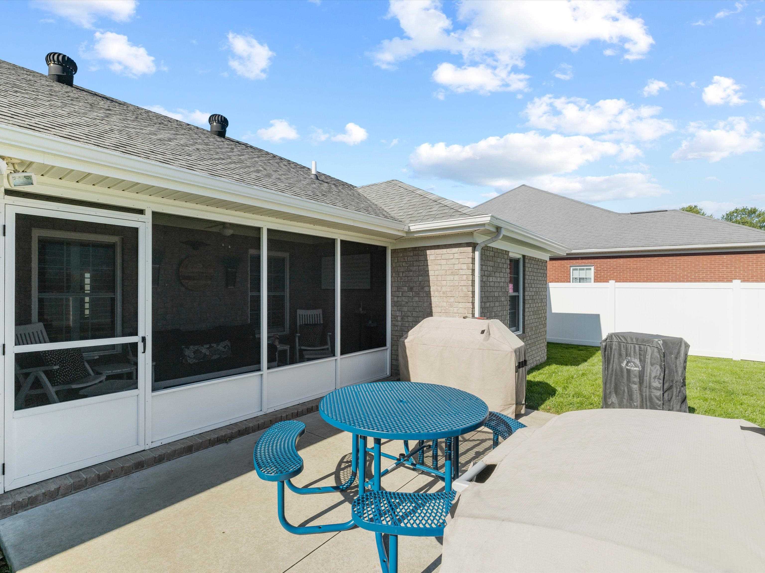 5430 Meadow Grove Drive, Owensboro, Kentucky 42301, 5 Bedrooms Bedrooms, ,3 BathroomsBathrooms,Single Family Residence,For Sale,Meadow Grove Drive,91121