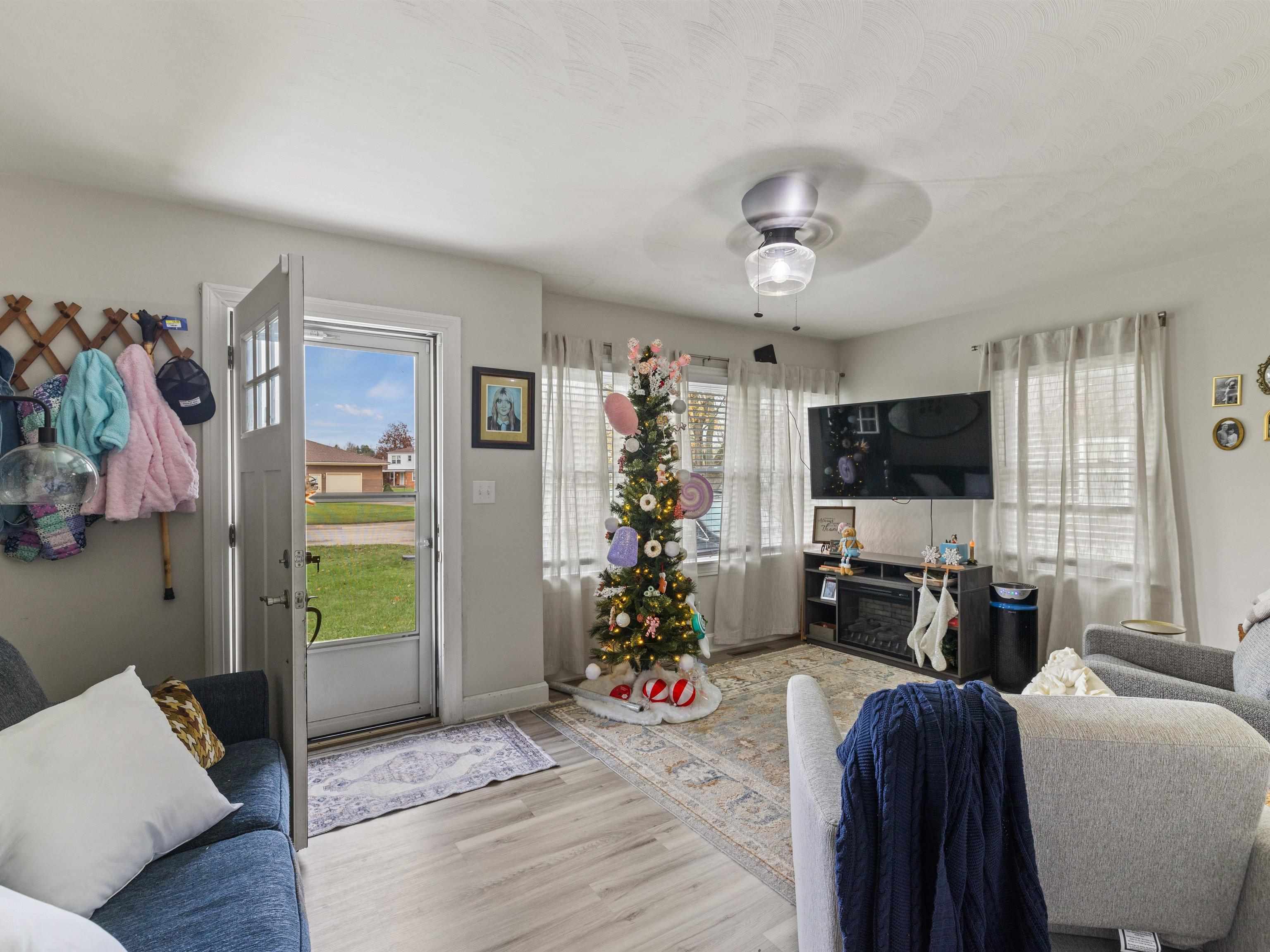 801 Eastwood Dr., Owensboro, Kentucky 42303, 3 Bedrooms Bedrooms, ,2 BathroomsBathrooms,Single Family Residence,For Sale,Eastwood Dr.,91124