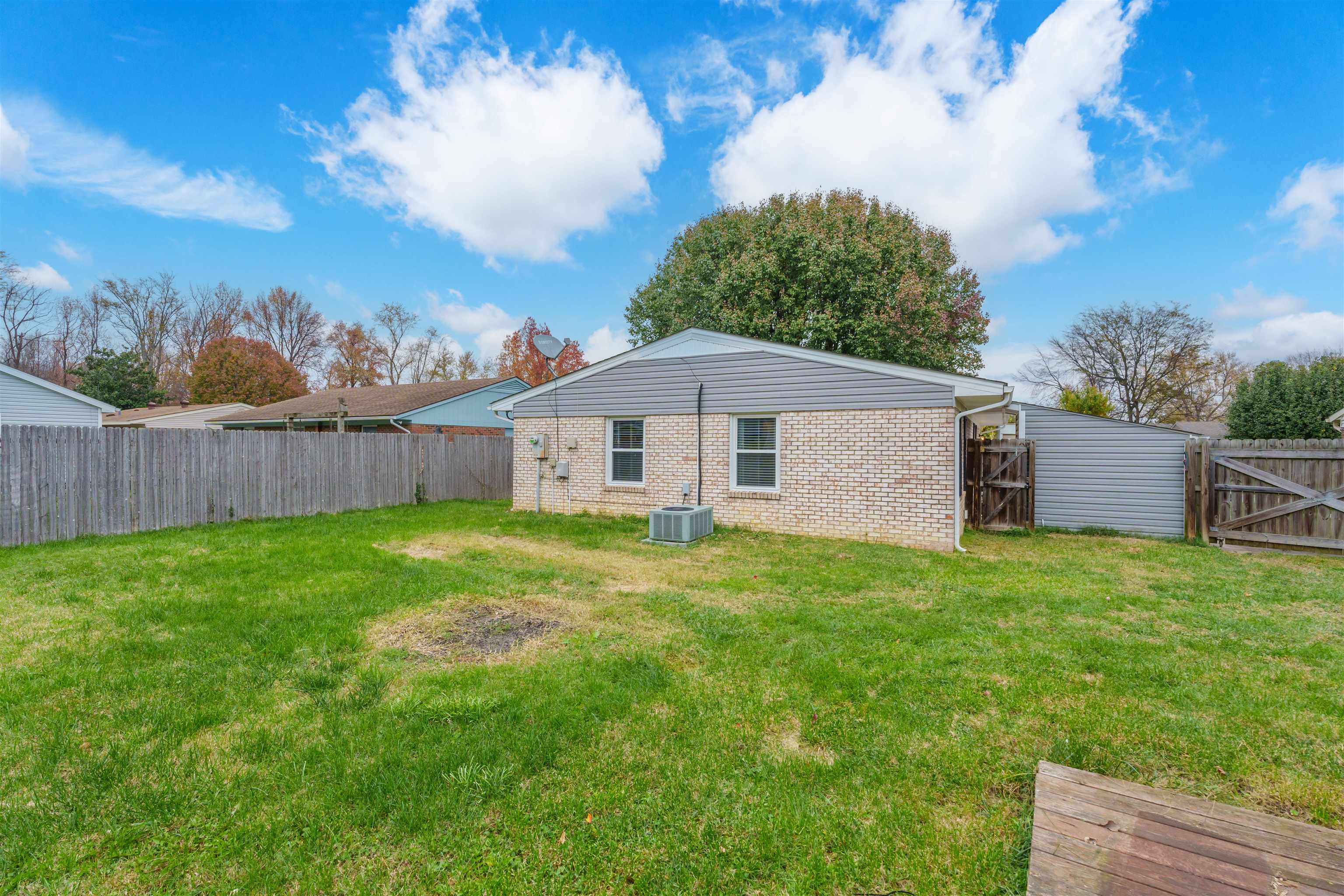 747 Sandra Ln, Owensboro, Kentucky 42301, 3 Bedrooms Bedrooms, ,1 BathroomBathrooms,Single Family Residence,For Sale,Sandra Ln,91129