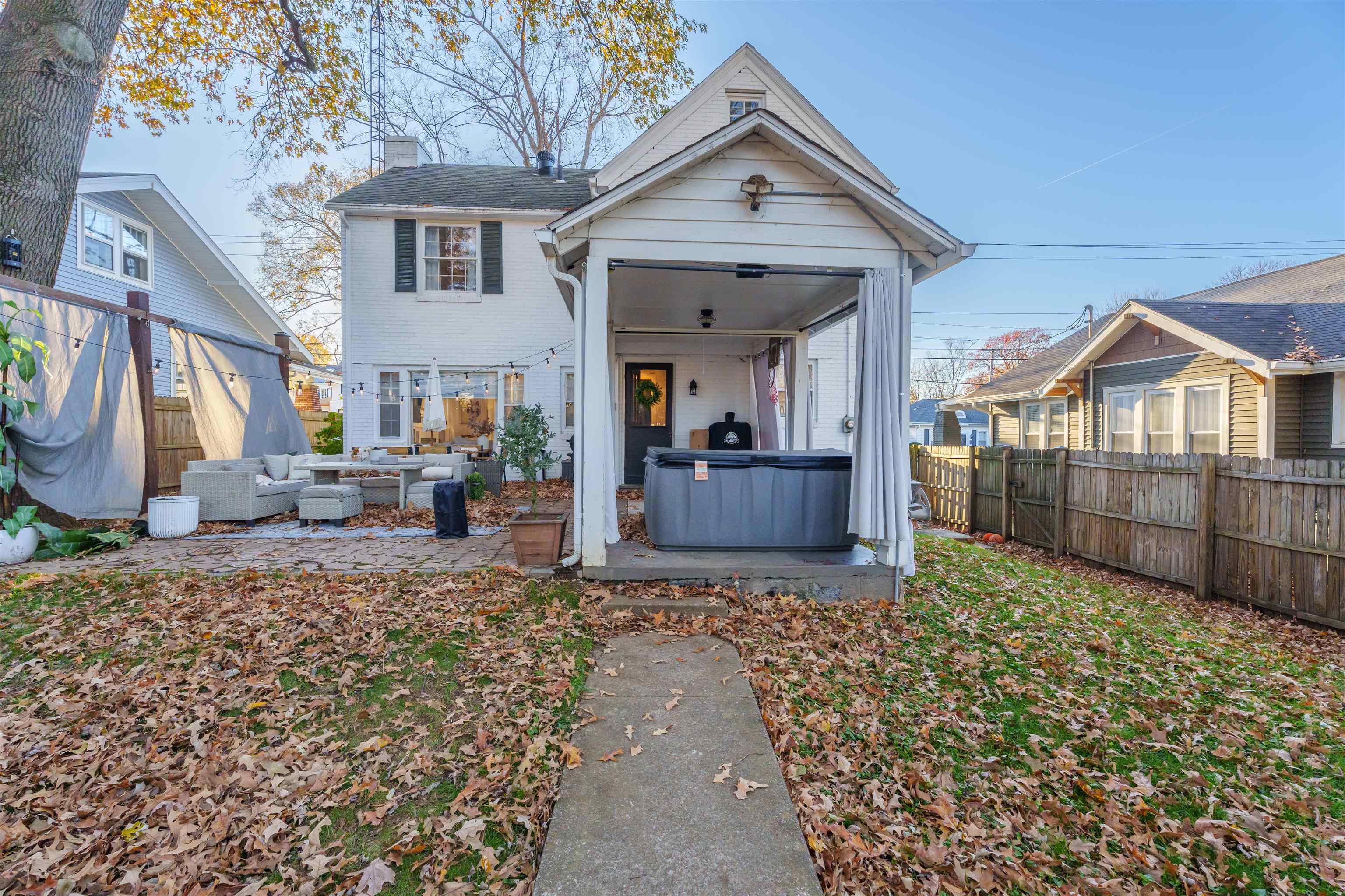 1613 Walnut St., Owensboro, Kentucky 42301, 3 Bedrooms Bedrooms, ,2 BathroomsBathrooms,Single Family Residence,For Sale,Walnut St.,91130