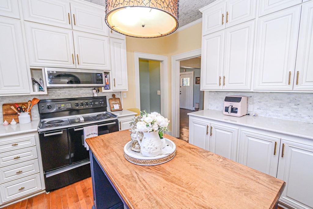 1718 Griffith Avenue, Owensboro, Kentucky 42301, 3 Bedrooms Bedrooms, ,3 BathroomsBathrooms,Single Family Residence,For Sale,Griffith Avenue,91139